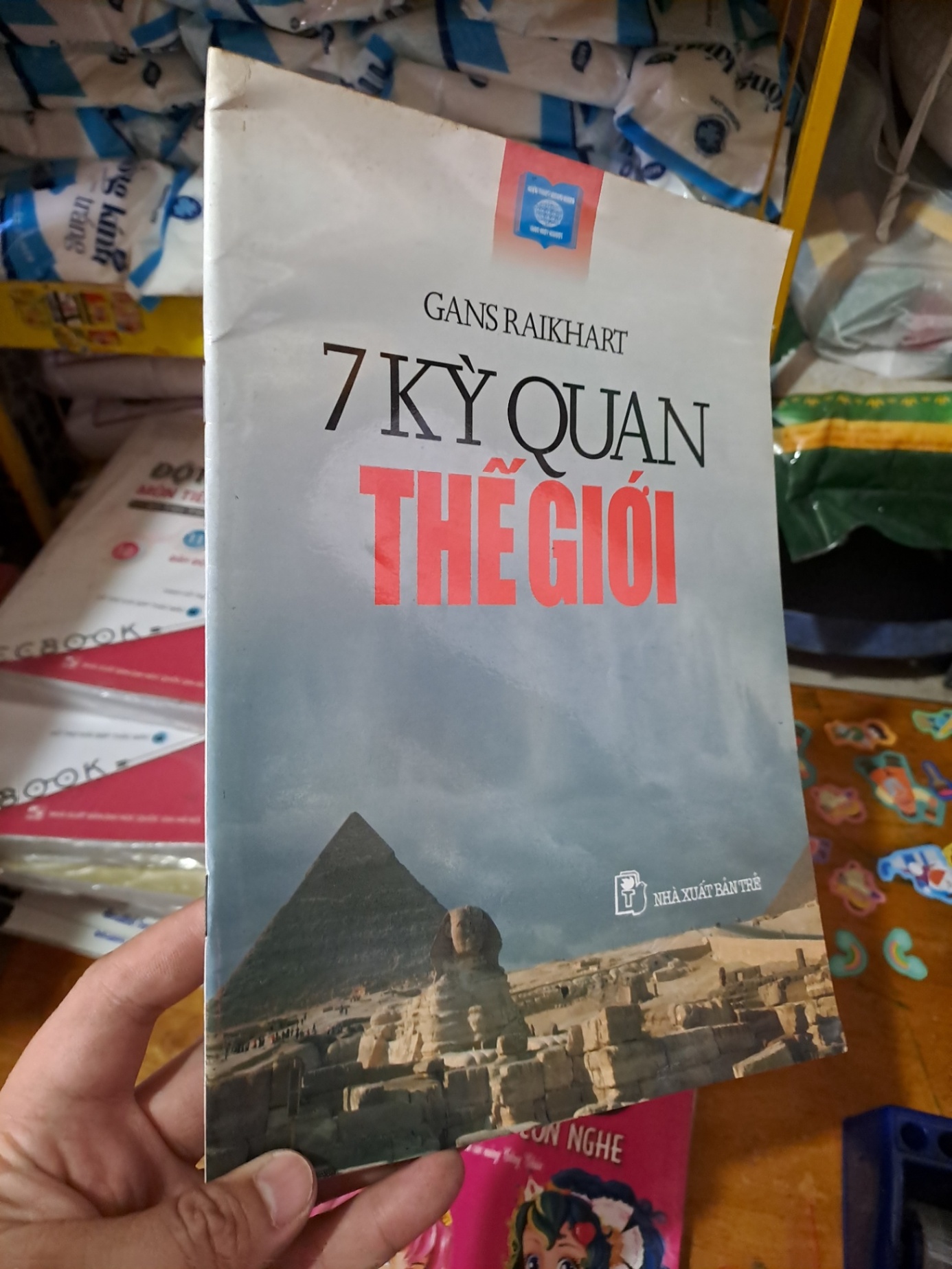 7 kỳ quan thế giới - Gans Raikhart mới 90% sách màu 2005 HCM0808 MẸ VÀ BÉ