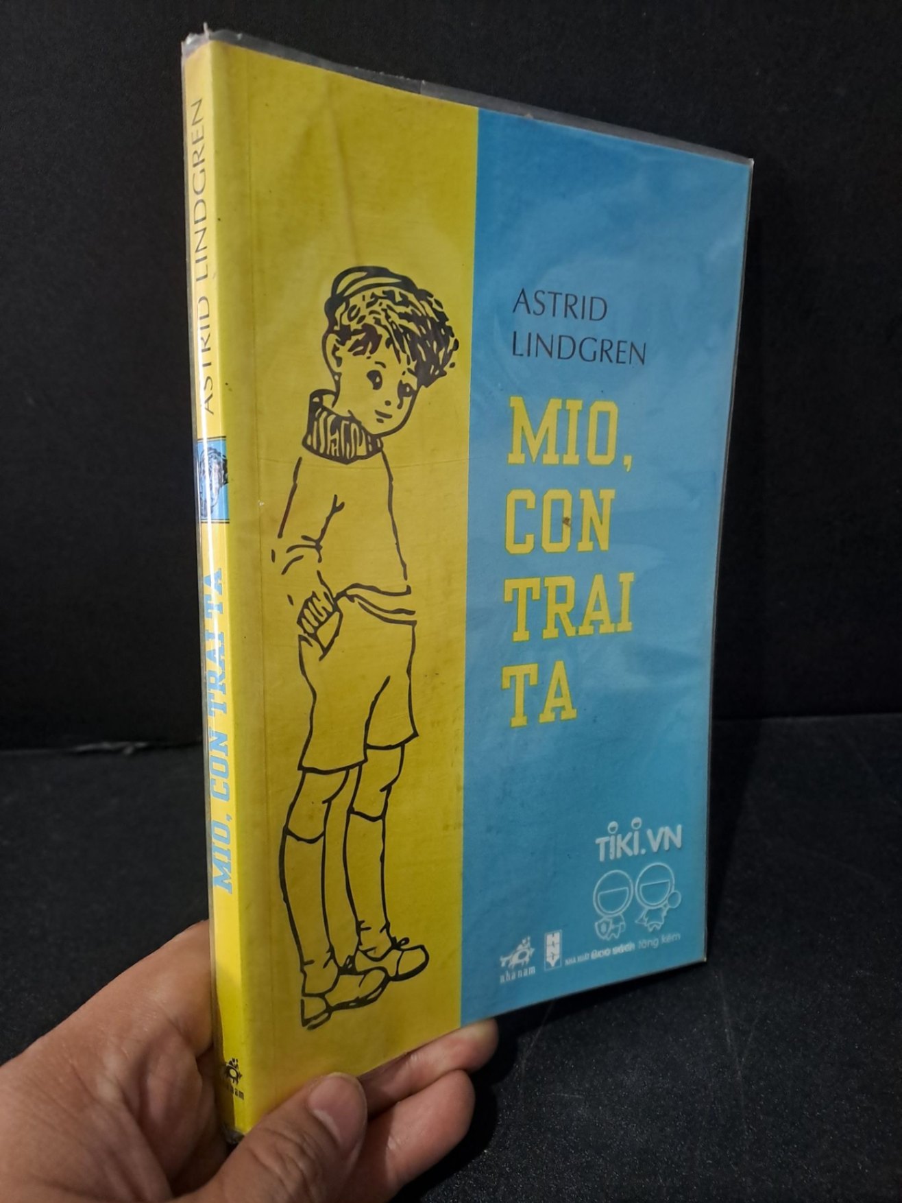 Mio con trai ta mới 80% bẩn bìa, ố nhẹ 2010 Astrid Lindgren HCM1804 VĂN HỌC (NSX)