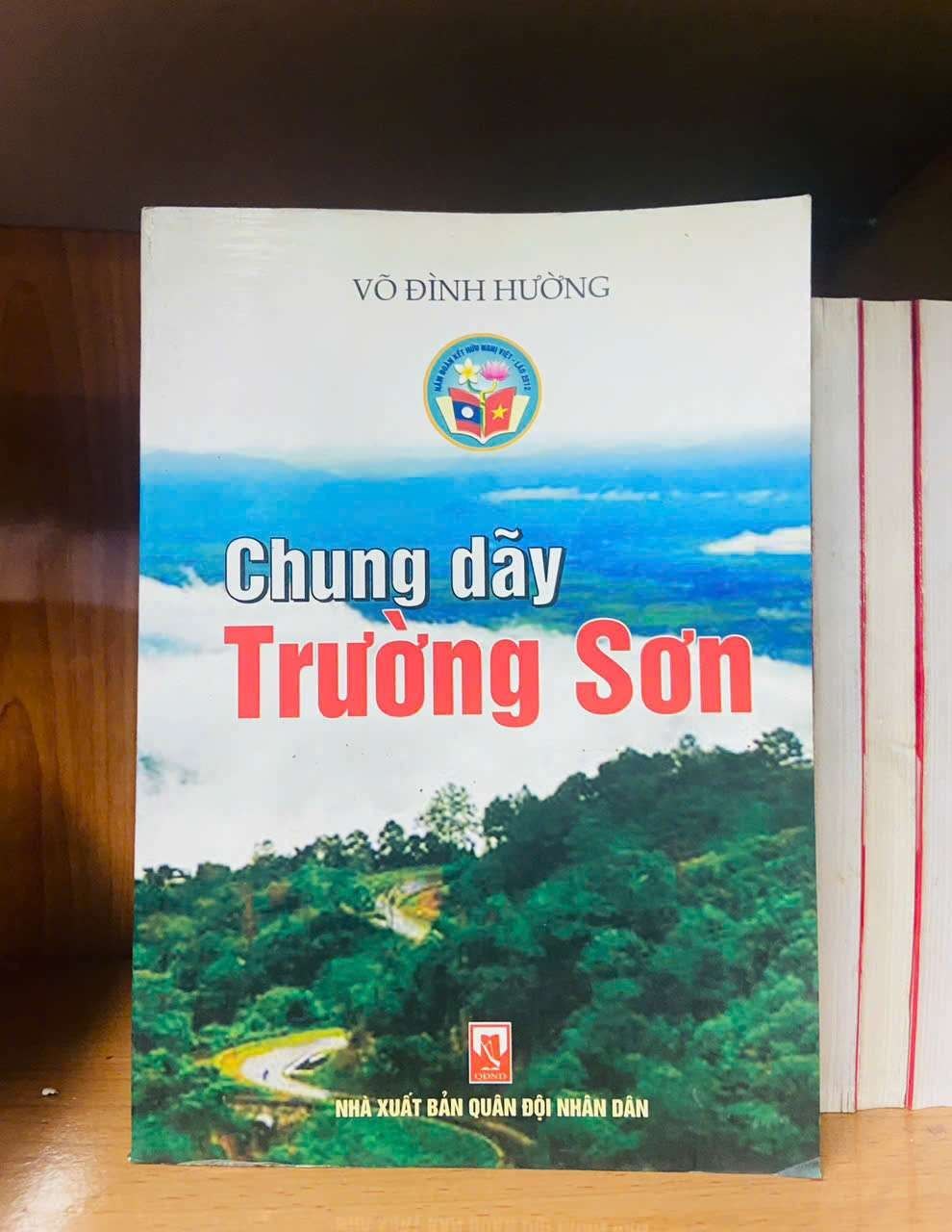 Chung dãy Trường Sơn - Võ Đinh Hường VĂN HỌC VAVO0810