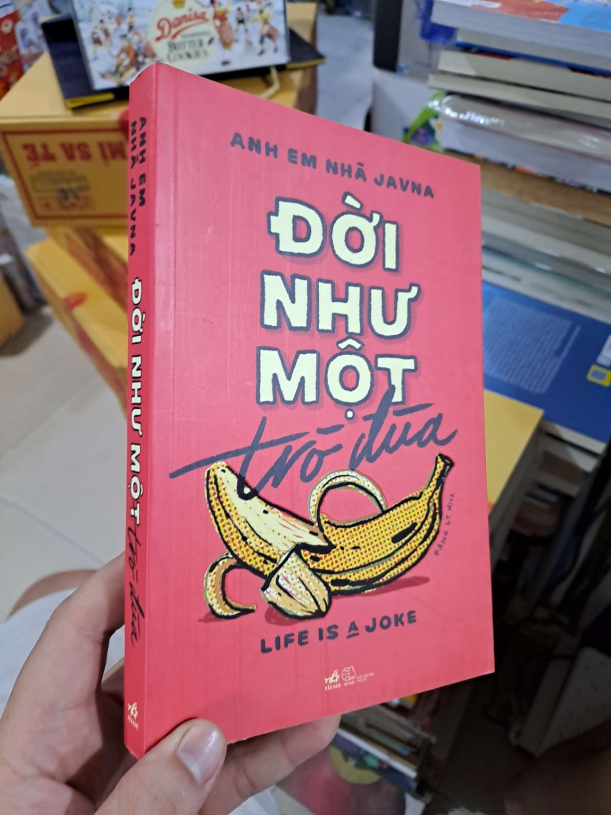 Đời Như Một Trò Đùa - Anh Em Nhà Javna - 2019 mới 90% - VĂN HỌC - HMT3012 (NSX)