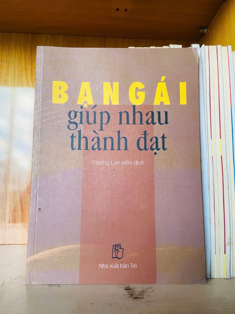 Bạn gái giúp nhau thành đạt - KỸ NĂNG - VAVO2911-157