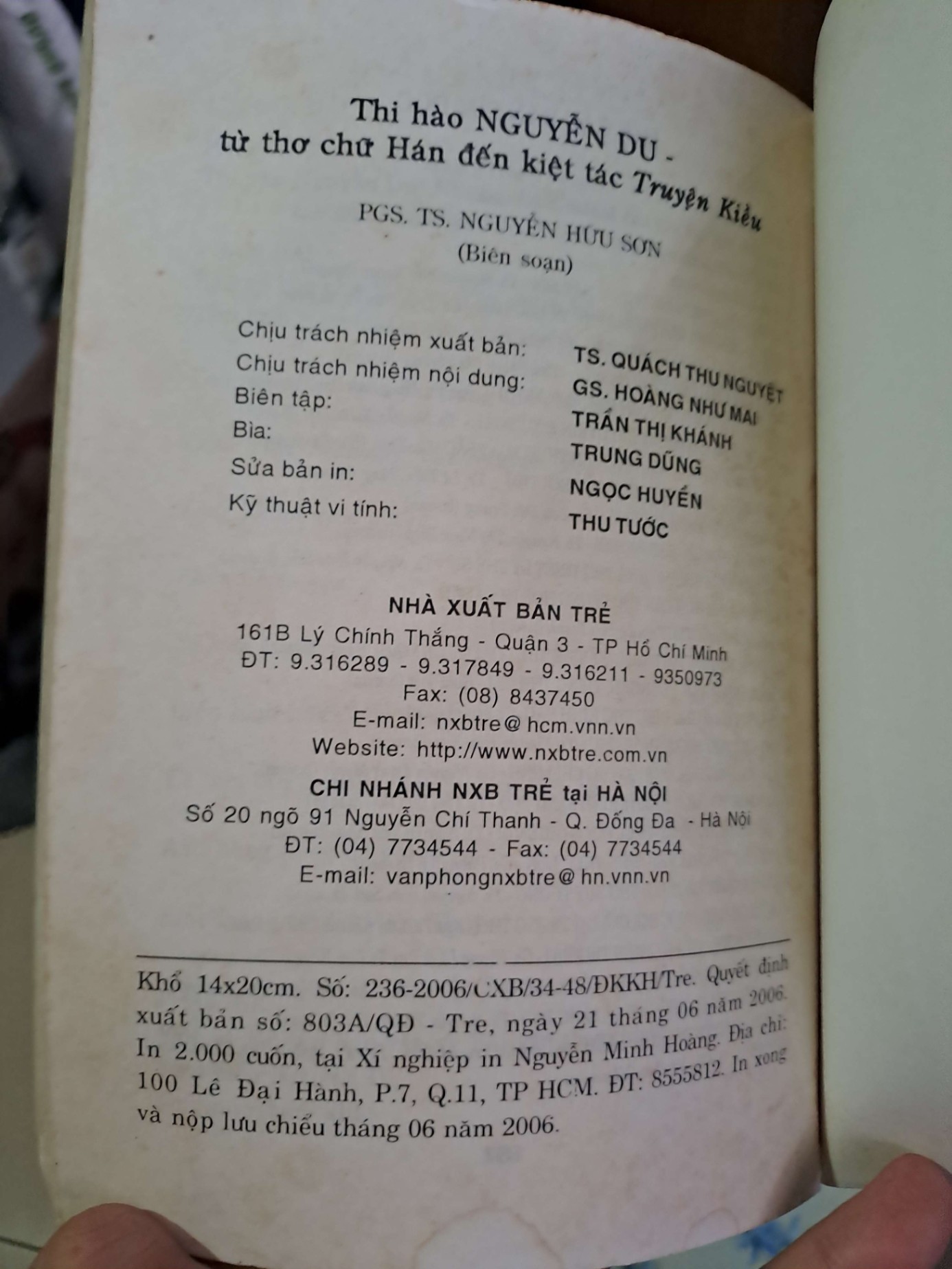 Thi hào Nguyễn Du - Từ thơ chữ Hán đến kiệt tác Truyện Kiều - Nguyễn Hữu Sơn VĂN HỌC HCM1008 (NSX)