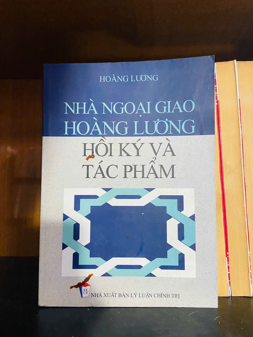 Nhà Ngoại giao Hoàng Lương - VĂN HỌC - VAVO1211