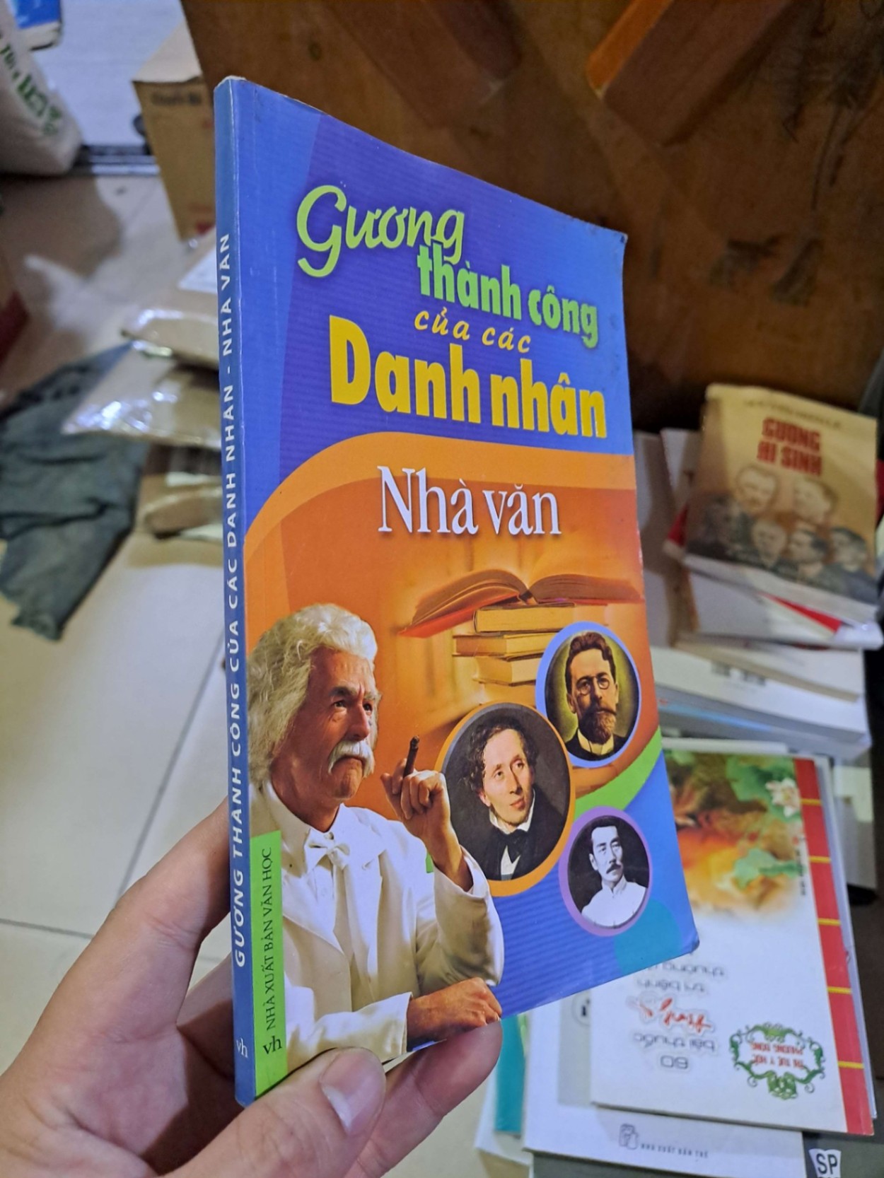 Gương thành công của các danh nhân - nhà văn DANH NHÂN HCM1008 (NSX)