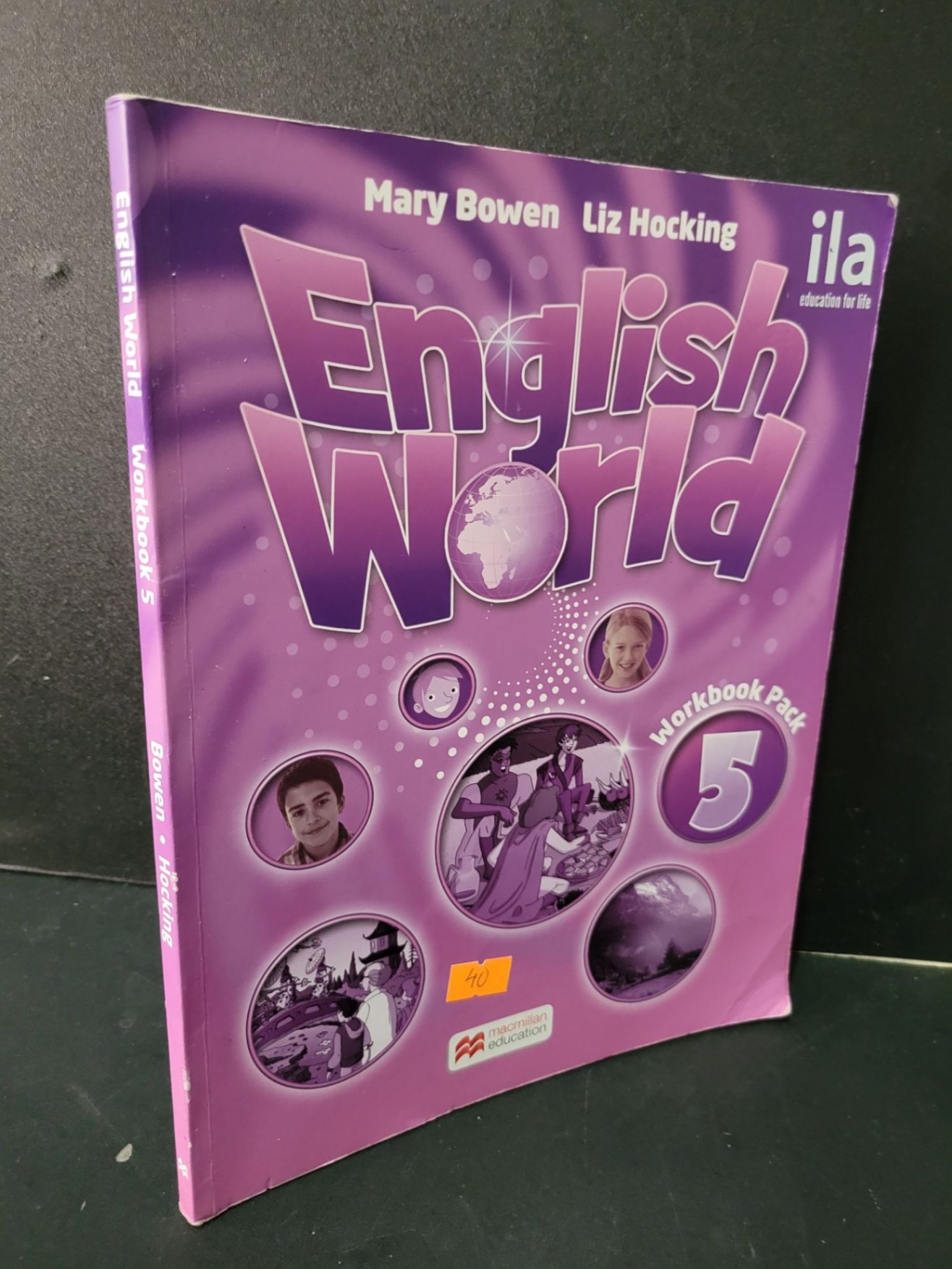 English World Workbook 5 mới 60% bẩn bìa, ố nhẹ, có chữ viết Mary Bowen - Liz Hocking HCM1604 HỌC NGOẠI NGỮ