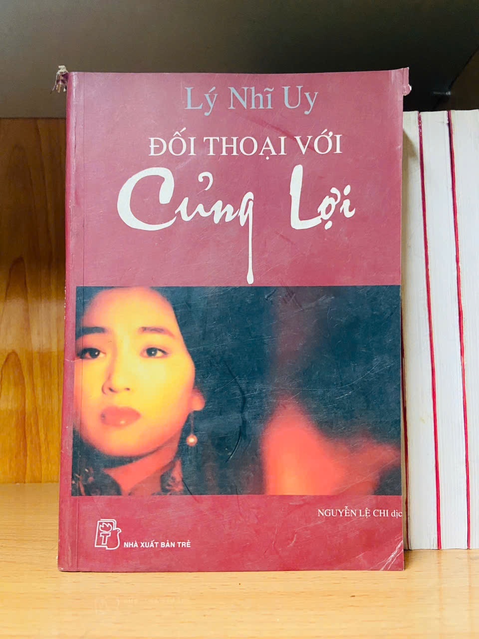 Đối thoại với Củng Lợi - Lý Nhĩ Uy - VĂN HỌC - VAVO1211