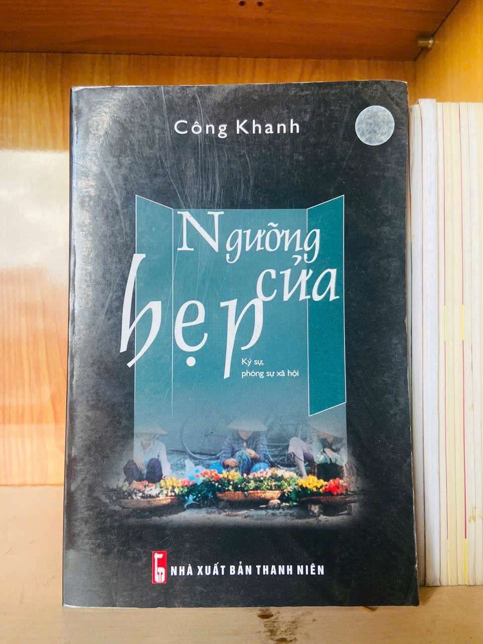 Ngưỡng cửa hẹp - Công Khanh VĂN HỌC VAVO0810