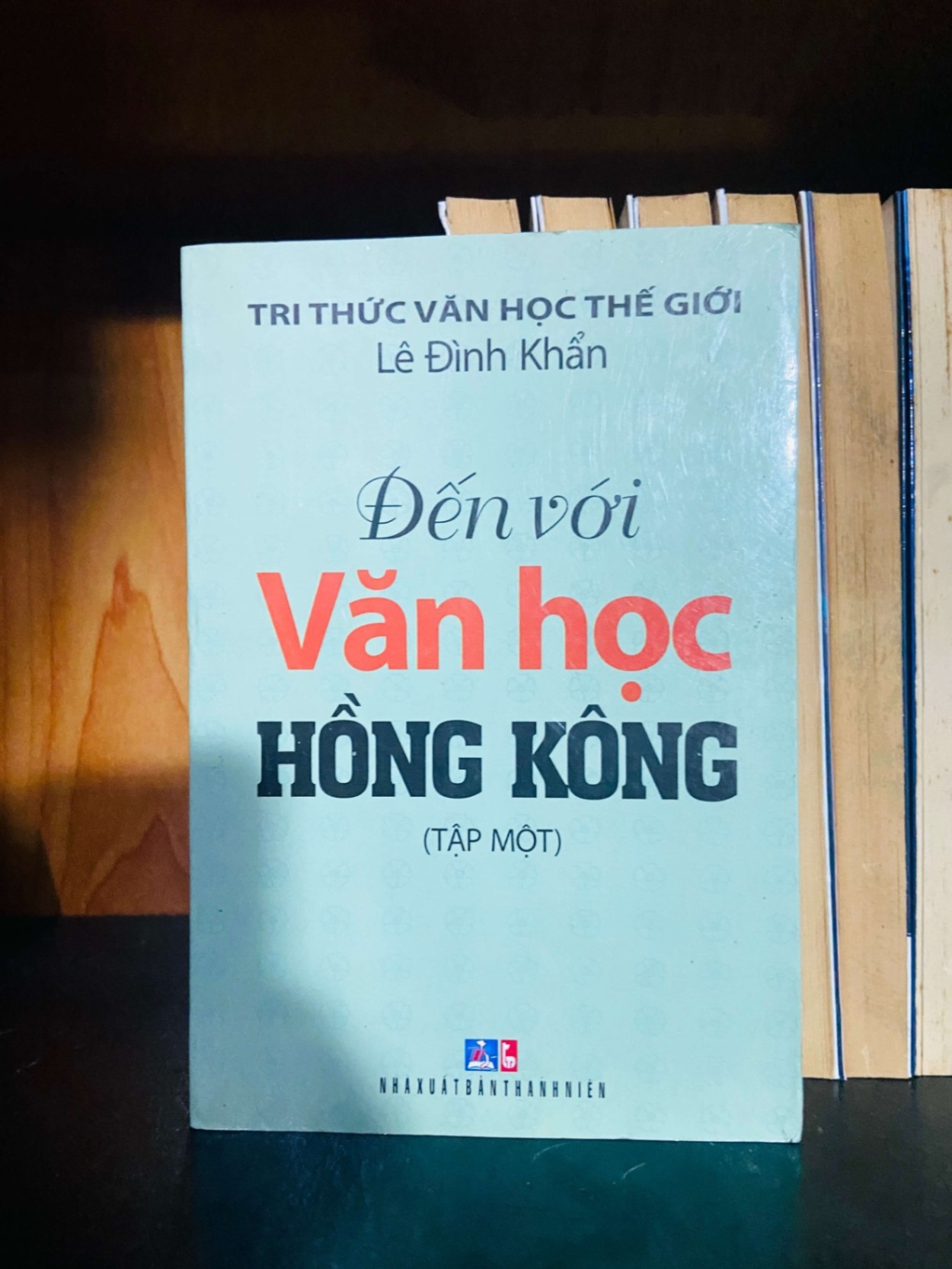 Đến với Văn học Hồng Kông - Lê Đình Khẩn VĂN HỌC VAVO0810