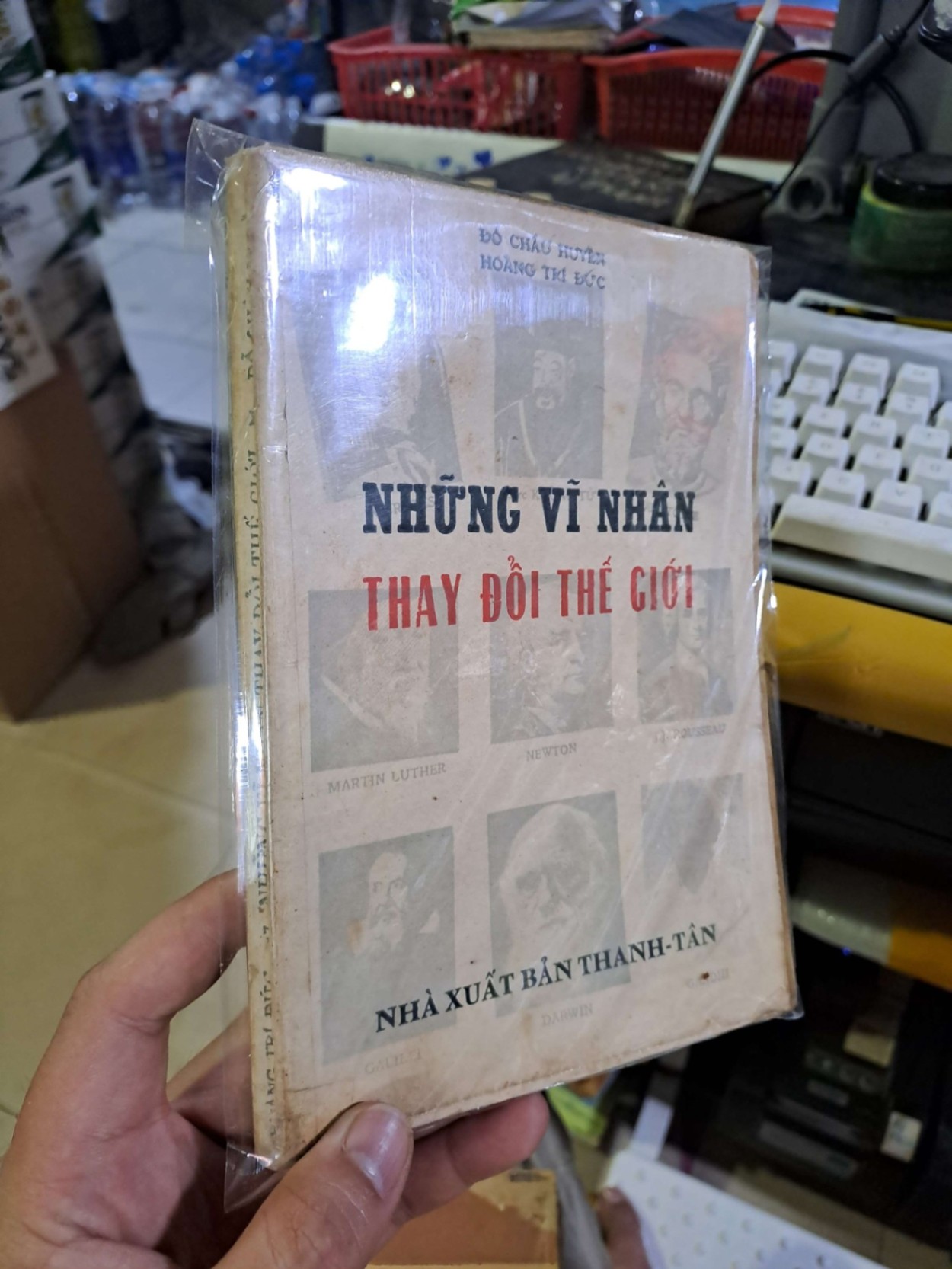 Những vĩ nhân thay đổi thế giới 1971 Đỗ Châu Huyền mới 70% ố vàng HCM0109 DANH NHÂN