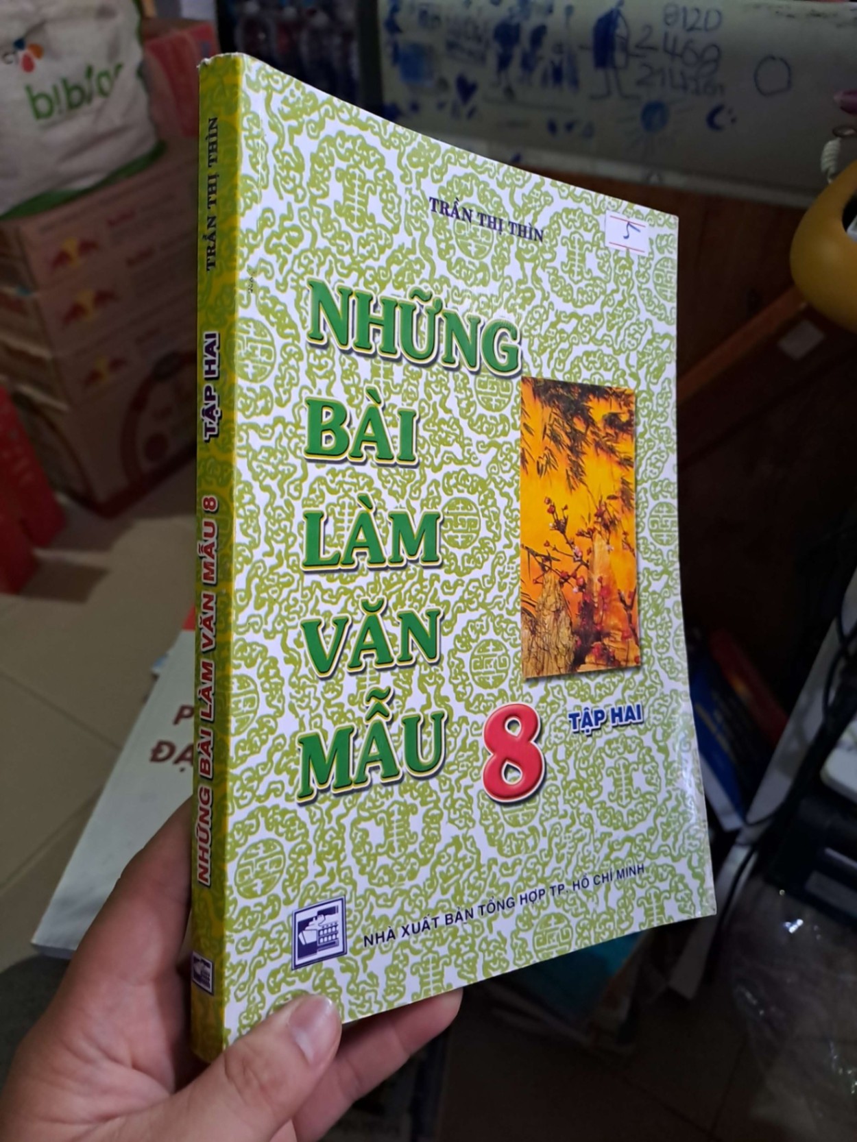 Những bài làm văn mẫu 8 - tập hai - Trần Thị Thìn GIÁO KHOA HCM1008