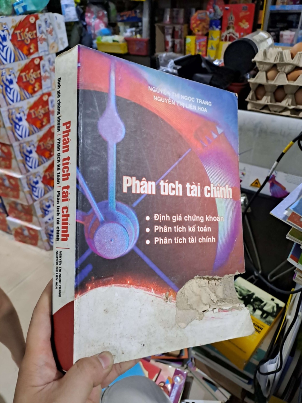 Phân Tích Tài Chính - Nguyễn Thị Ngọc Trang, Nguyễn thị Liên Hoa - rách mất nội dung từ trang 1-37 2007 mới 70% - KINH TẾ - TÀI CHÍNH - CHỨNG KHOÁN - HCM3012 (NSX)