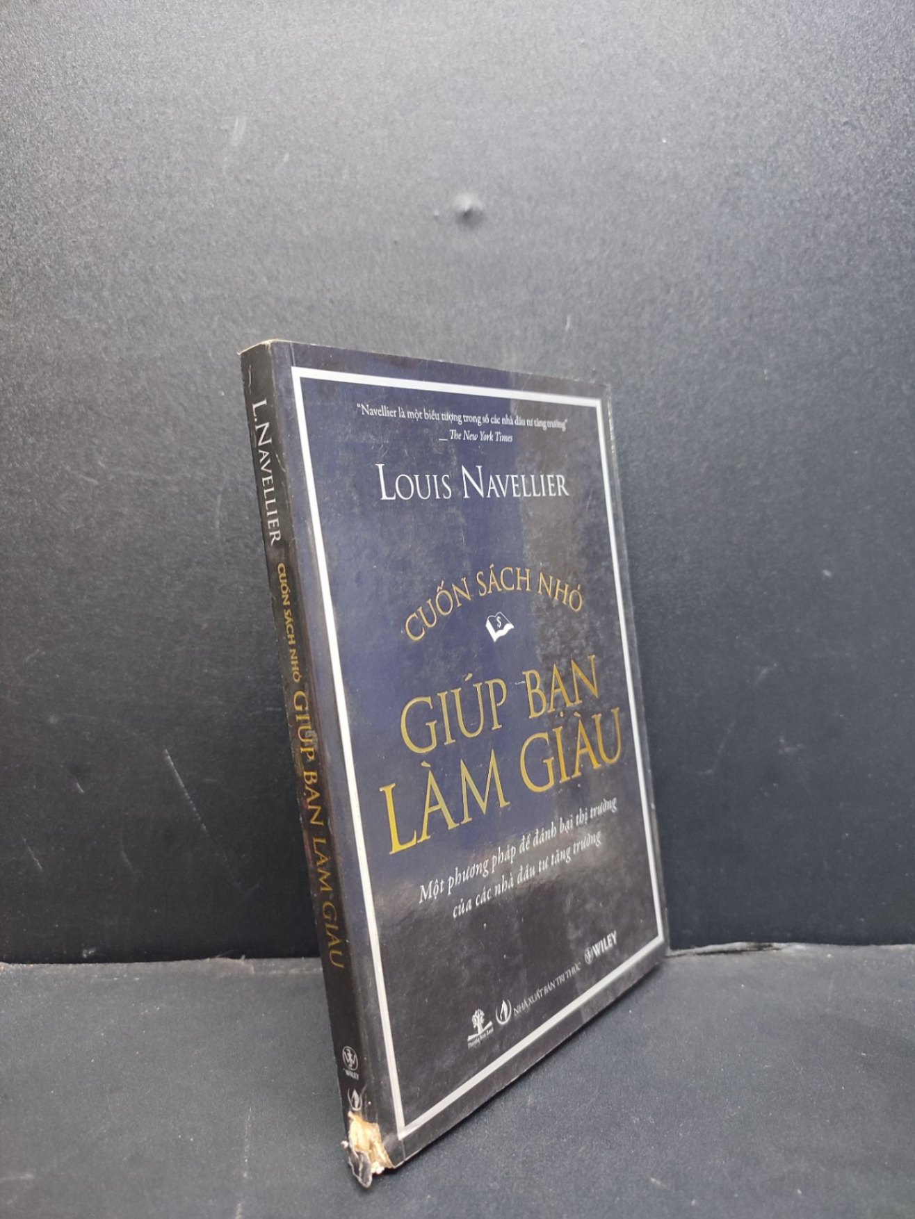 Cuốn sách nhỏ giúp bạn làm giàu louis Navellier 2009 mới 80% trầy góc HCM0806 kinh doanh (NSX)