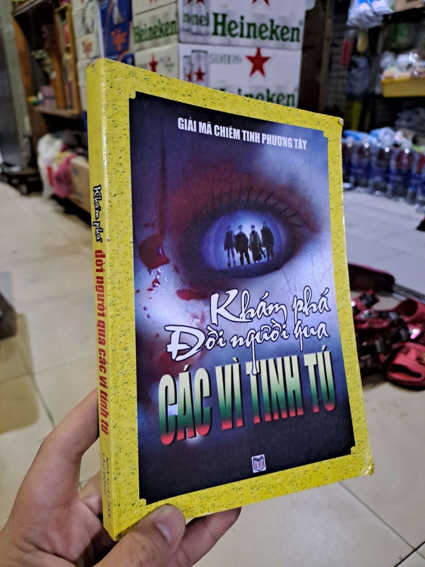Khám phá đời người qua các vì tinh tú - giải mã chiêm tinh phương tây mới 80% ố 2010 HCM0308 TÂM LINH - TÔN GIÁO - THIỀN (NSX)