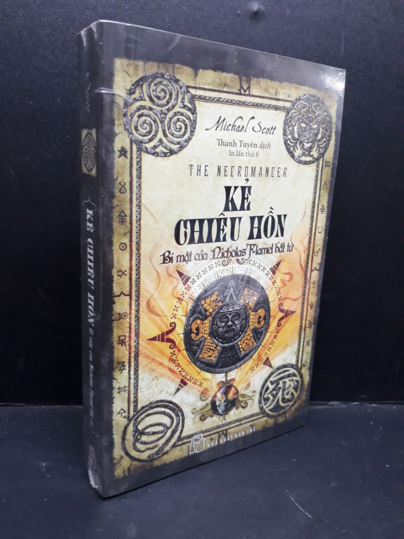 Kẻ chiêu hồn bí mật của Nicholas Flamel bất tử (có seal) mới 80% ố vàng HCM1410 Michael Scott VĂN HỌC