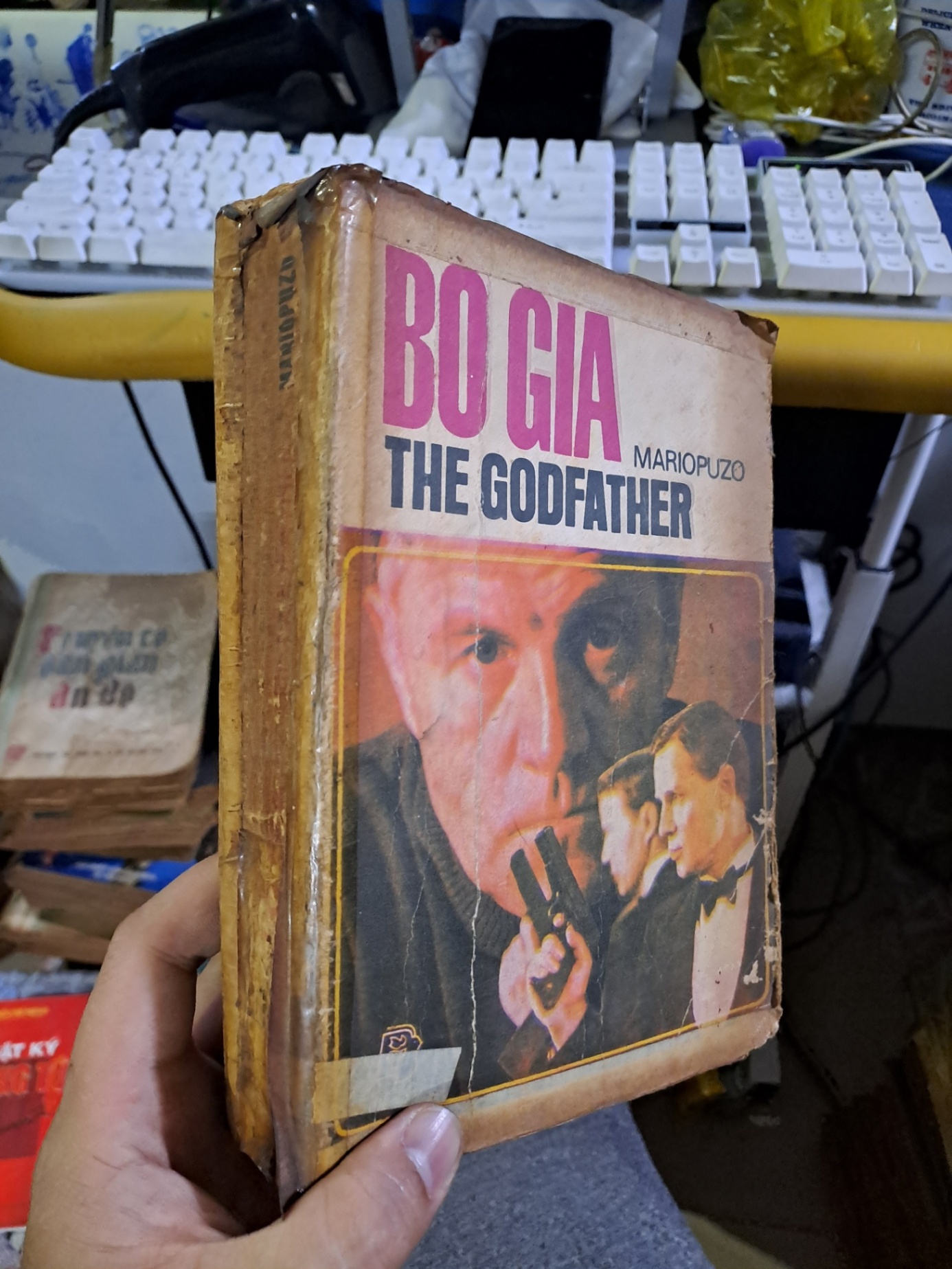 Bố già Mariopuzo 1989 mới 80% ố rách bìa Văn học nước ngoài HCM1709 (NSX)
