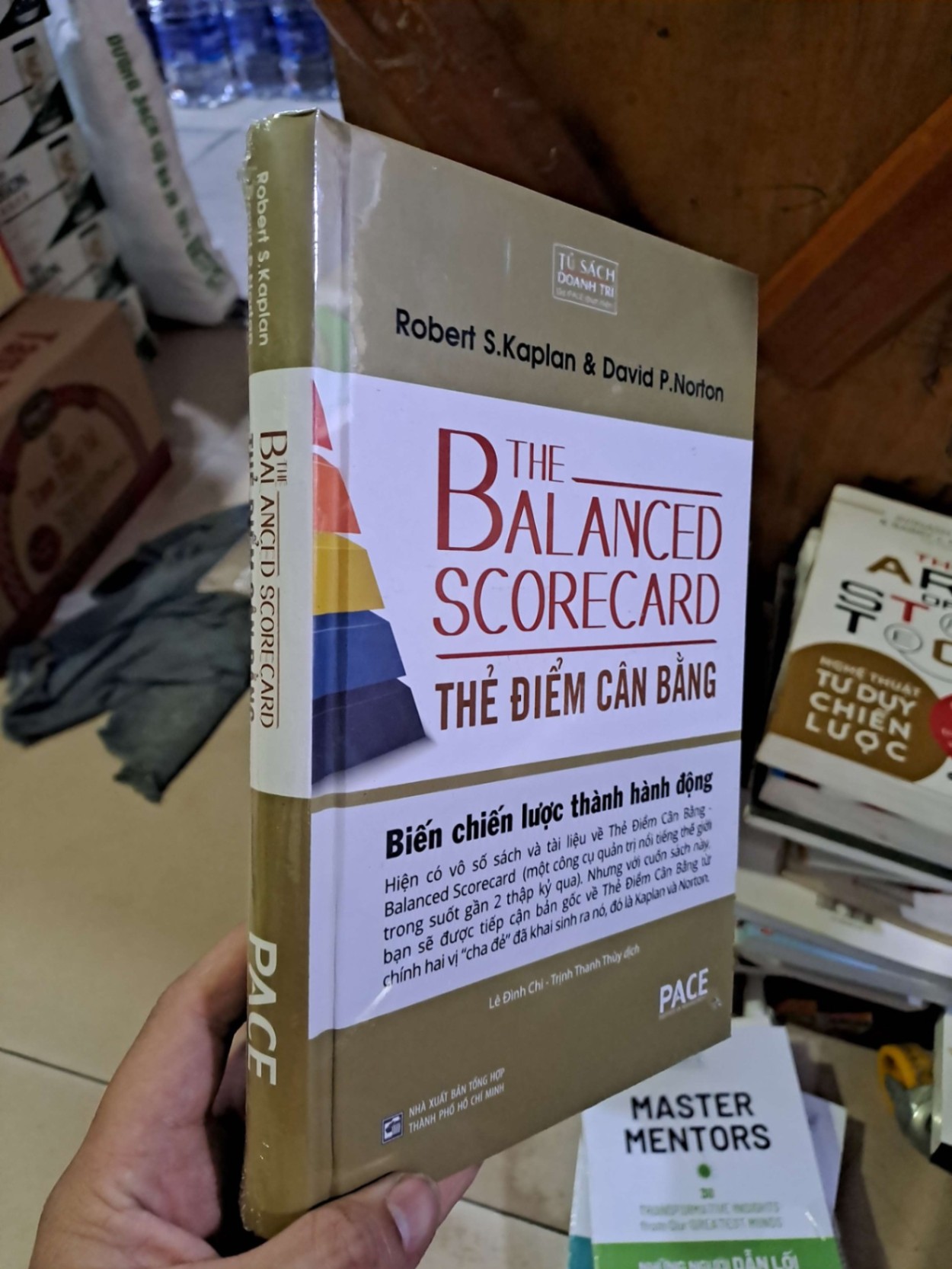 The Balanced Scorecard - Thẻ điểm cân bằng - Robert S. Kaplan - David P. Norton KỸ NĂNG HCM1008