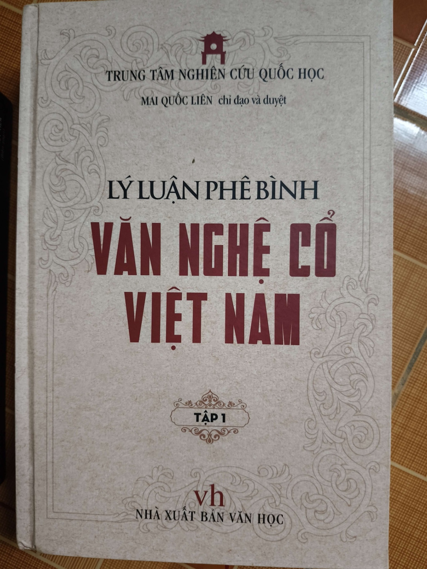 Lý luận phê bình văn nghệ cổ Việt Nam - 2020 - 766 trang   LỊCH SỬ - CHÍNH TRỊ - TRIẾT HỌC ANTQ2012-197