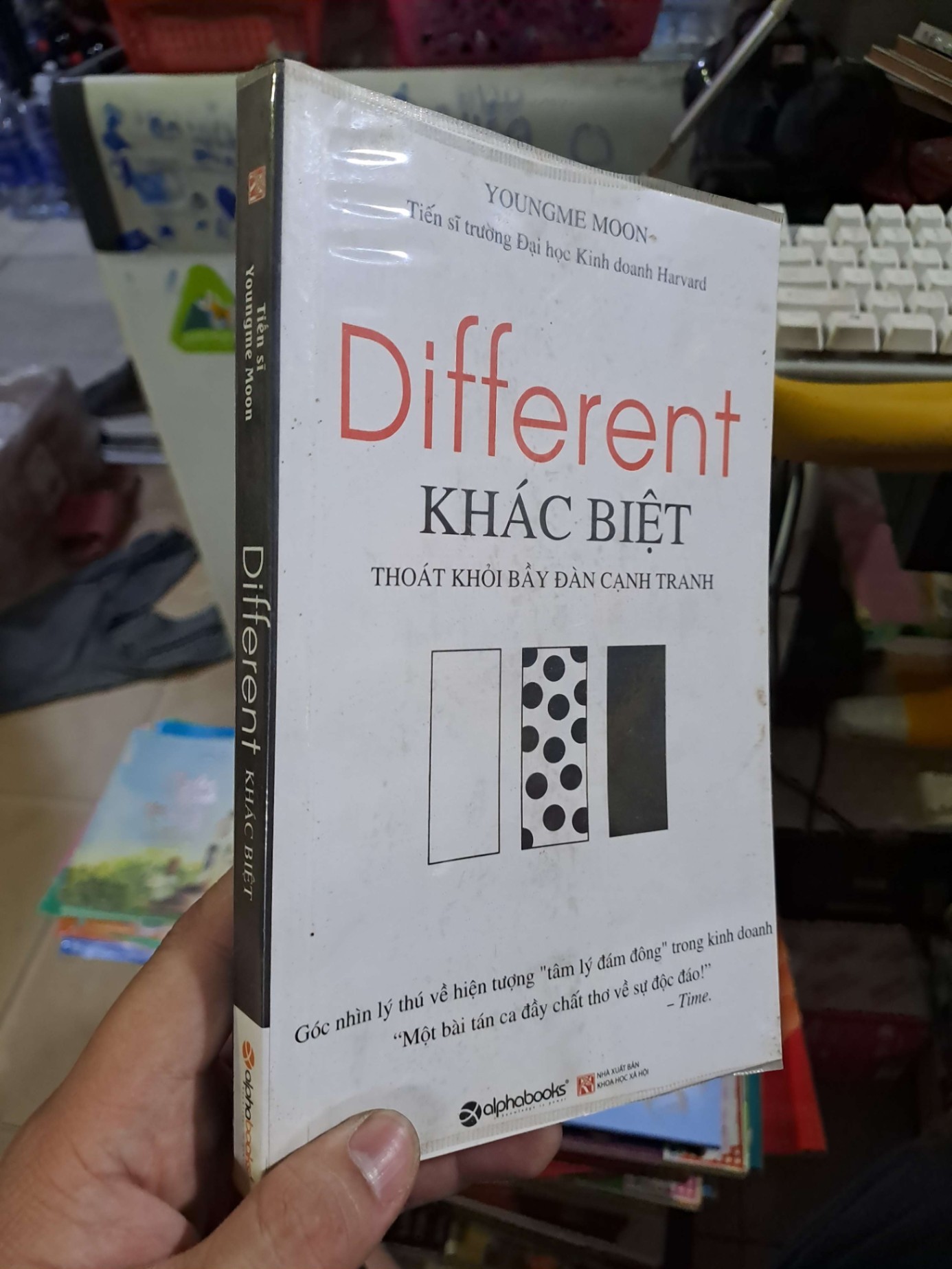 Different khác biệt - Youngme Moon - 2015 mới 90% - TÂM LÝ - HCM0111 (NSX)
