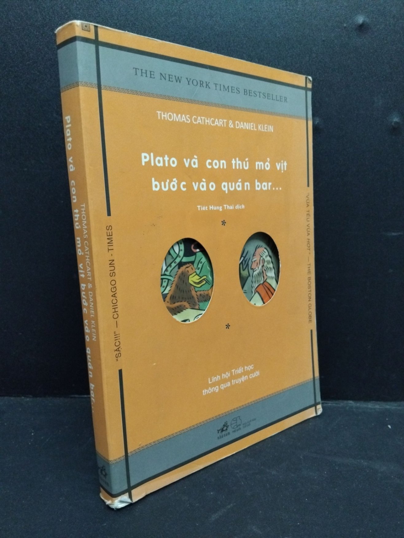 Plato Và Con Thú Mỏ Vịt Bước Vào Quán Bar mới 70% ố vàng, bẩn bìa 2018 HCM1406 Thomas Cathcart & Daniel Klein SÁCH VĂN HỌC (NSX)