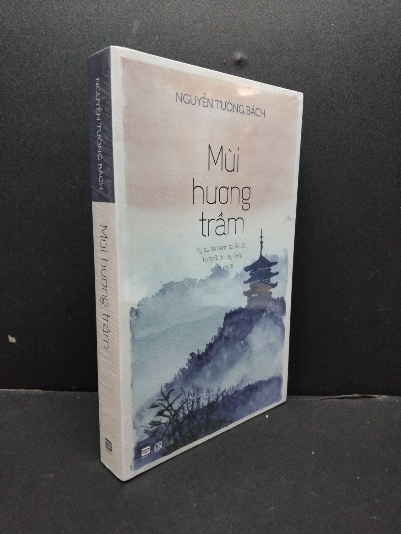 Mùi hương trầm mới 100% HCM1906 Nguyễn Tường Bách SÁCH VĂN HỌC