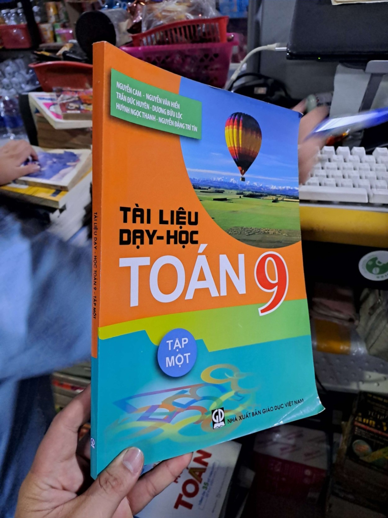 Tài liệu dạy học Toán 9 tập một - Nguyễn Cam - 2017 mơia 90% - GIÁO KHOA - HCM0111