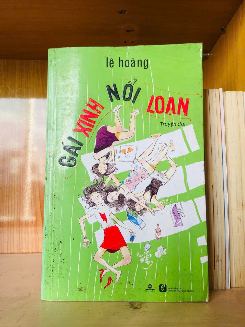 Gái xinh nổi loạn - Lê Hoàng - VĂN HỌC - VAVO2911-187