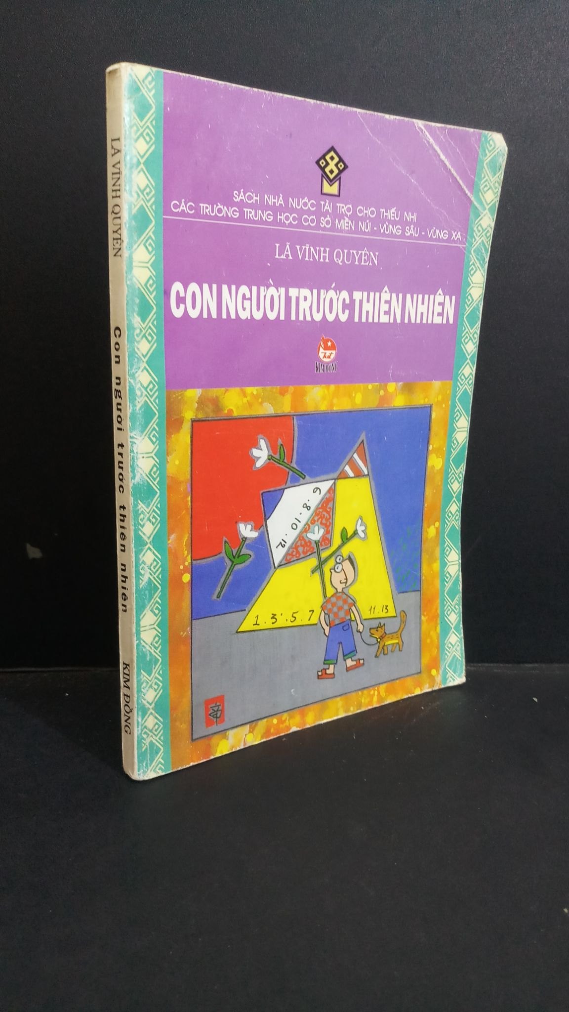 Con người trước thiên nhiên mới 80% bẩn bìa, ố nhẹ, tróc bìa, tróc gáy, gấp bìa 2002 HCM2811 Lã Vĩnh Quyên VĂN HỌC (NSX)