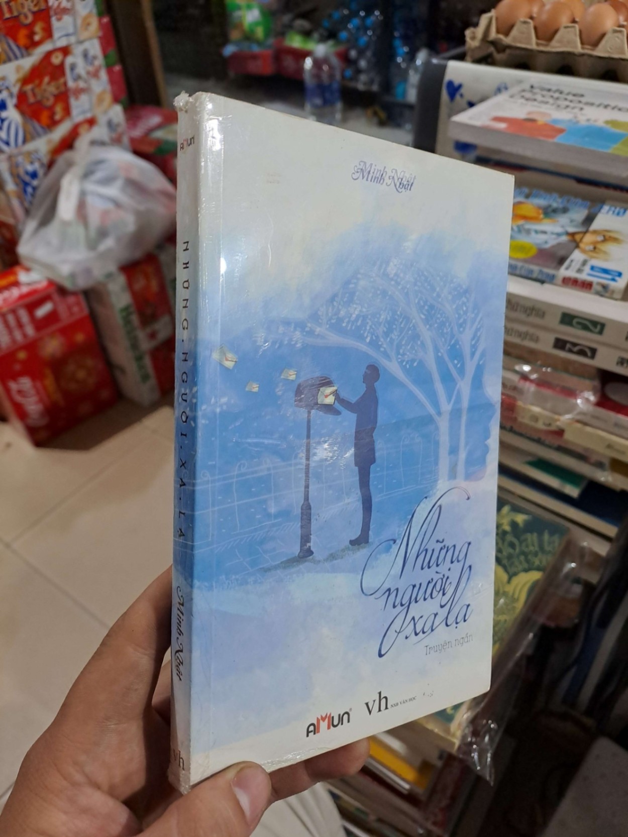 Những Người Xa Lạ - Minh Nhật - mới 80% ố - VĂN HỌC - HMT3012