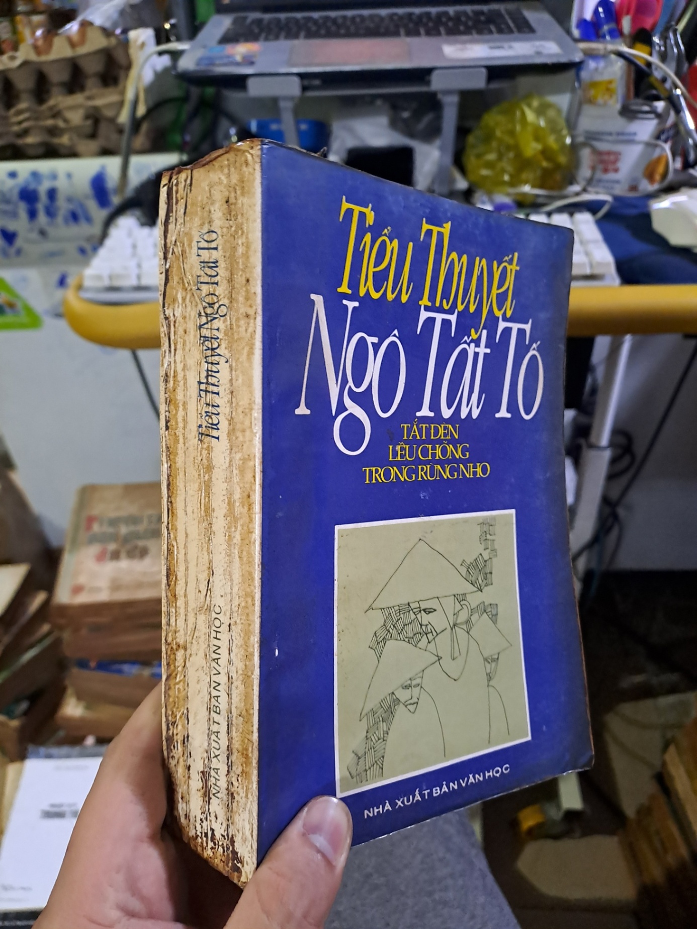 Tiểu thuyết Ngô Tất Tố Tắt đèn, lều chõng, trong rừng nho mới 80% ố Văn học Việt Nam HCM1709 (NSX)