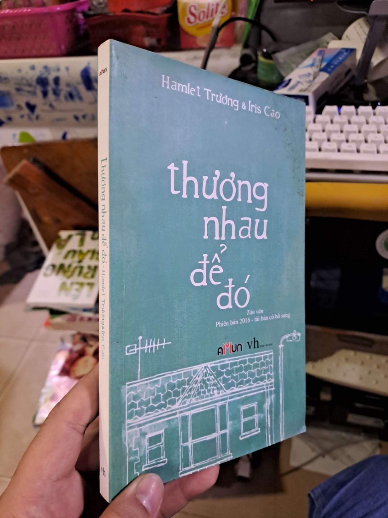 Thương nhau để đó - Hamlet Trương - Iris Cao Tản văn HCM1008 (NSX)