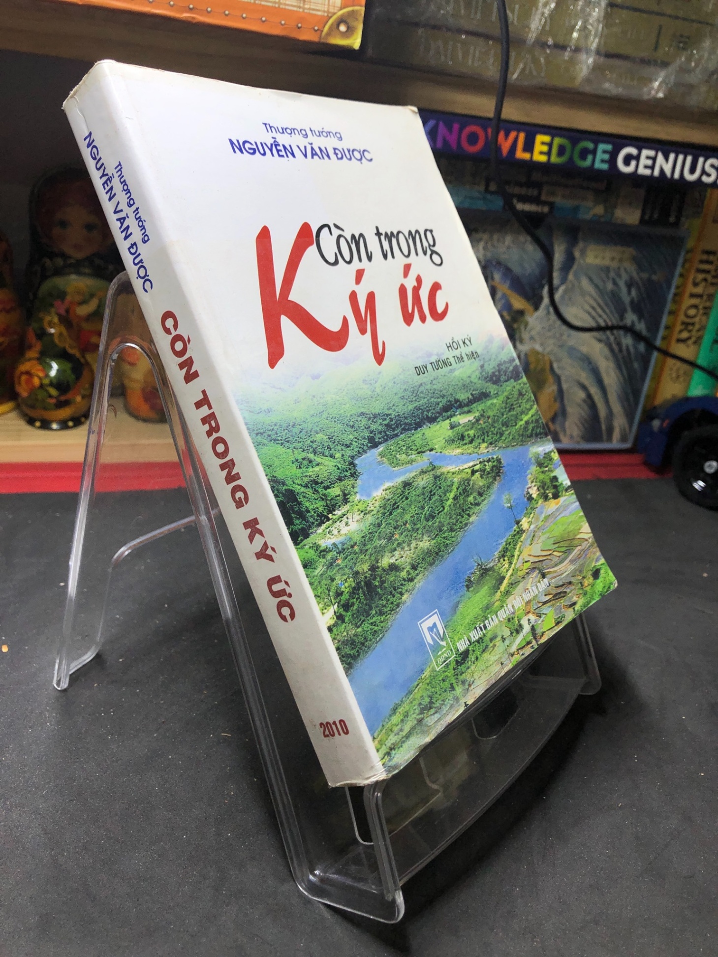 Còn trong ký ức 2010 mới 70% ố bẩn nhẹ Thượng tướng Nguyễn Văn Được HPB0906 SÁCH VĂN HỌC (NSX)