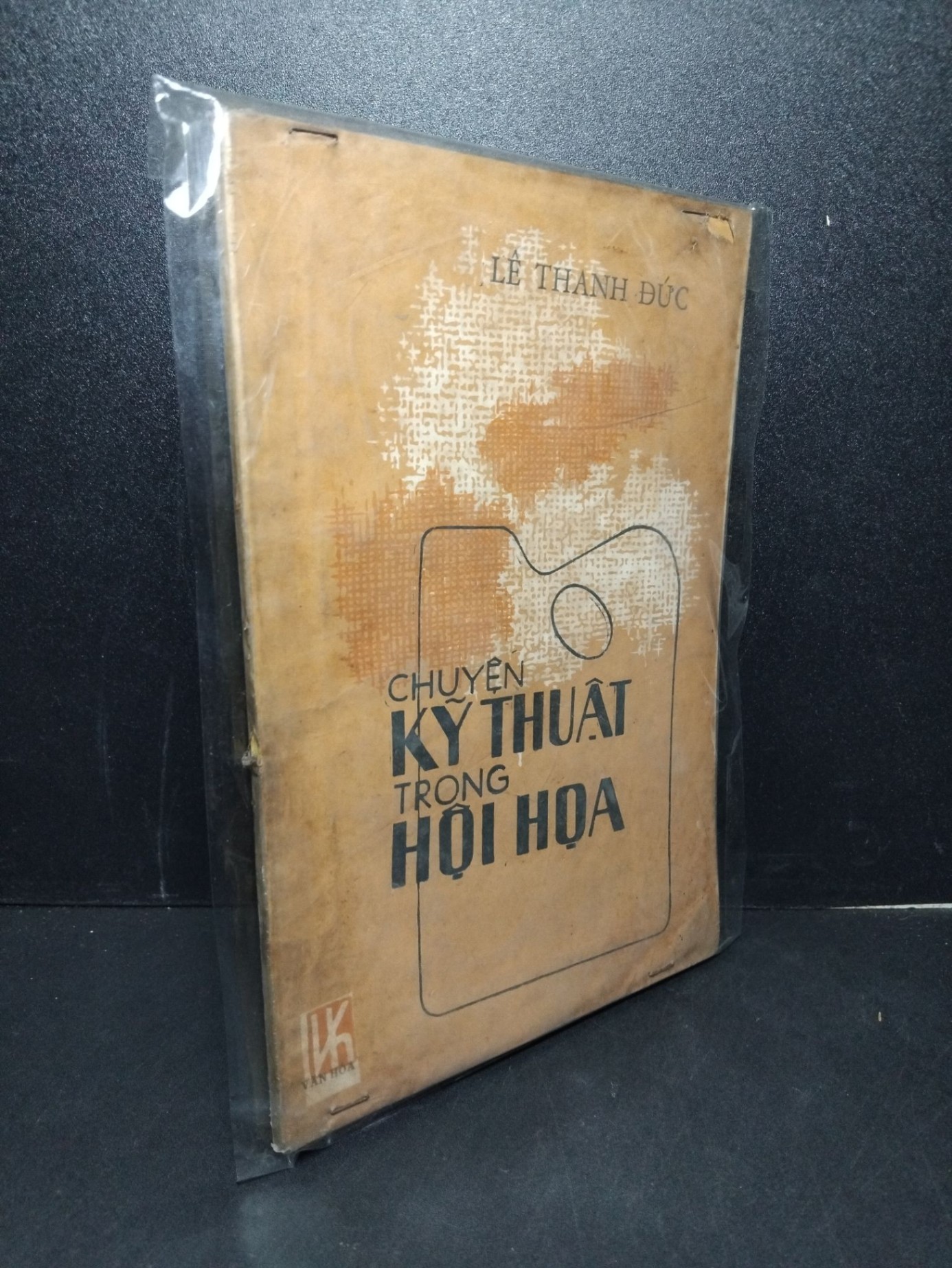 Chuyện kỹ thuật trong hội họa mới 70% bẩn bìa, ố vàng, tróc gáy Lê Thanh Đức HCM2603 GIÁO TRÌNH, CHUYÊN MÔN (NSX)