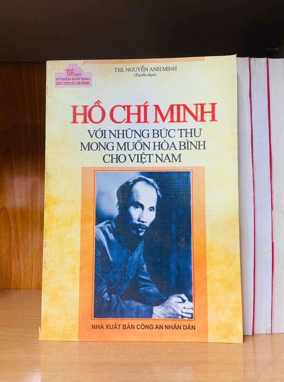 Hồ Chí Minh với những bức thư mong muốn hòa bình cho Việt Nam - VĂN HỌC - Văn võ - VAVO3110-113