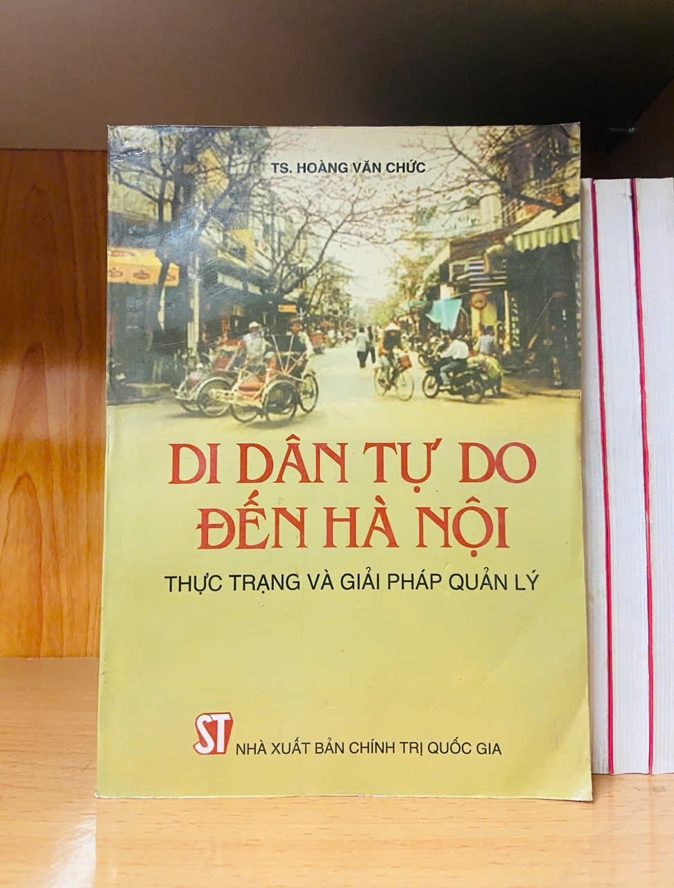 Di dân tự do đến Hà Nội - Hoàng Văn Chức - KHOA HỌC ĐỜI SỐNG - VAVO2911-251