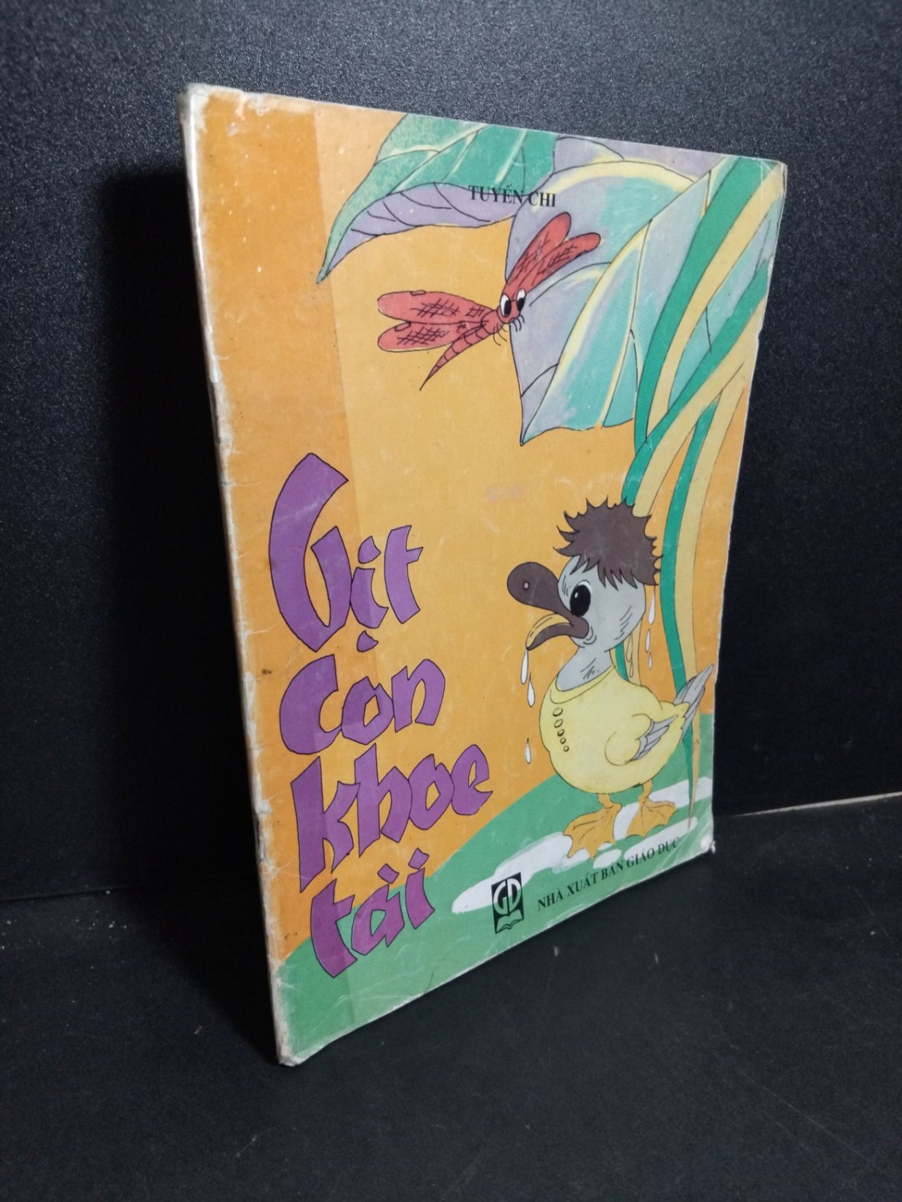 Vịt con khoe tài (sách tranh ) mới 70% ố ẩm rách bìa 2001 Tuyến Chi HCM2103 VĂN HỌC