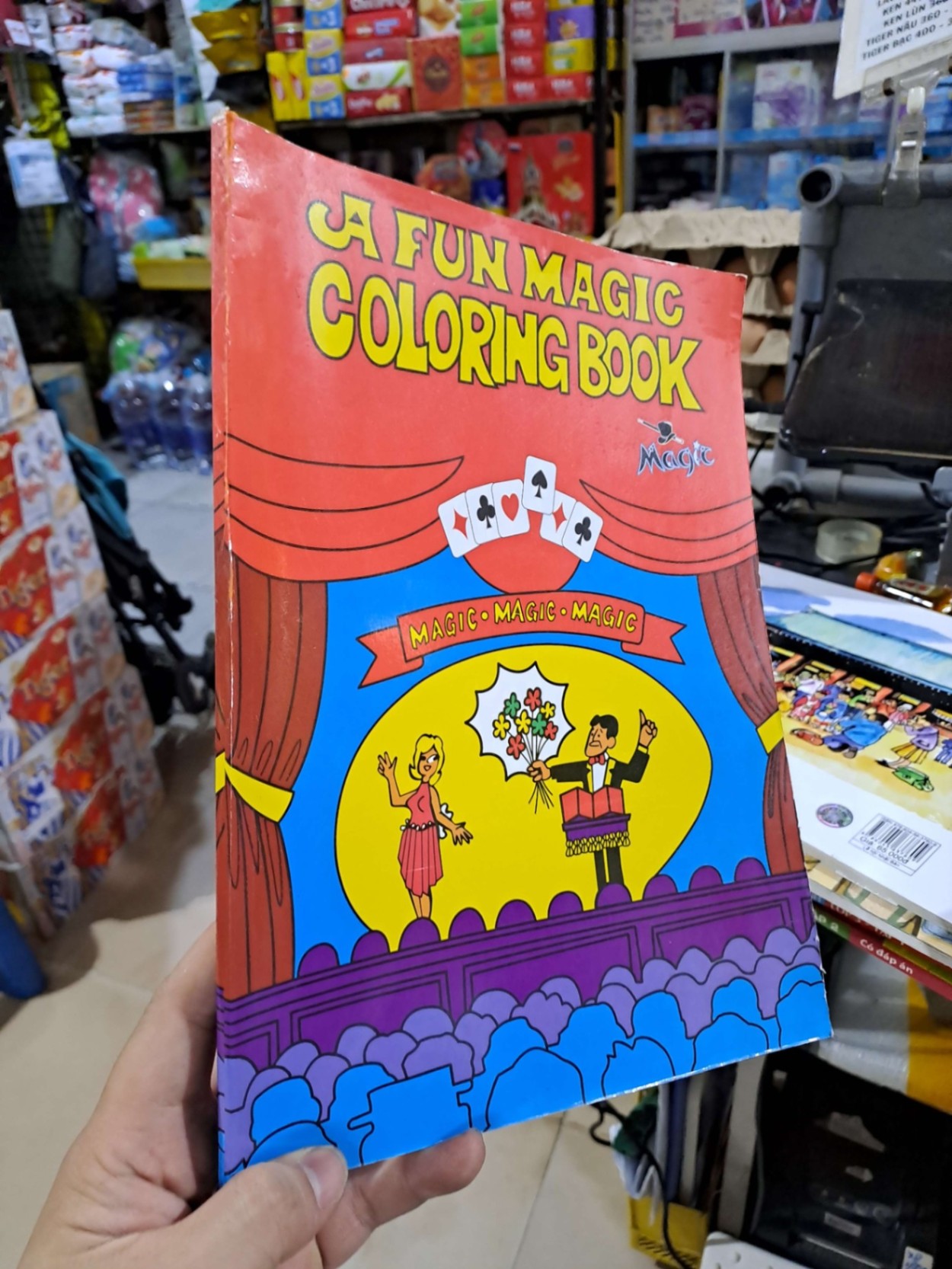 A Fun Magic Coloring Book - - SÁCH ĐỒNG GIÁ 9K - HCM3012