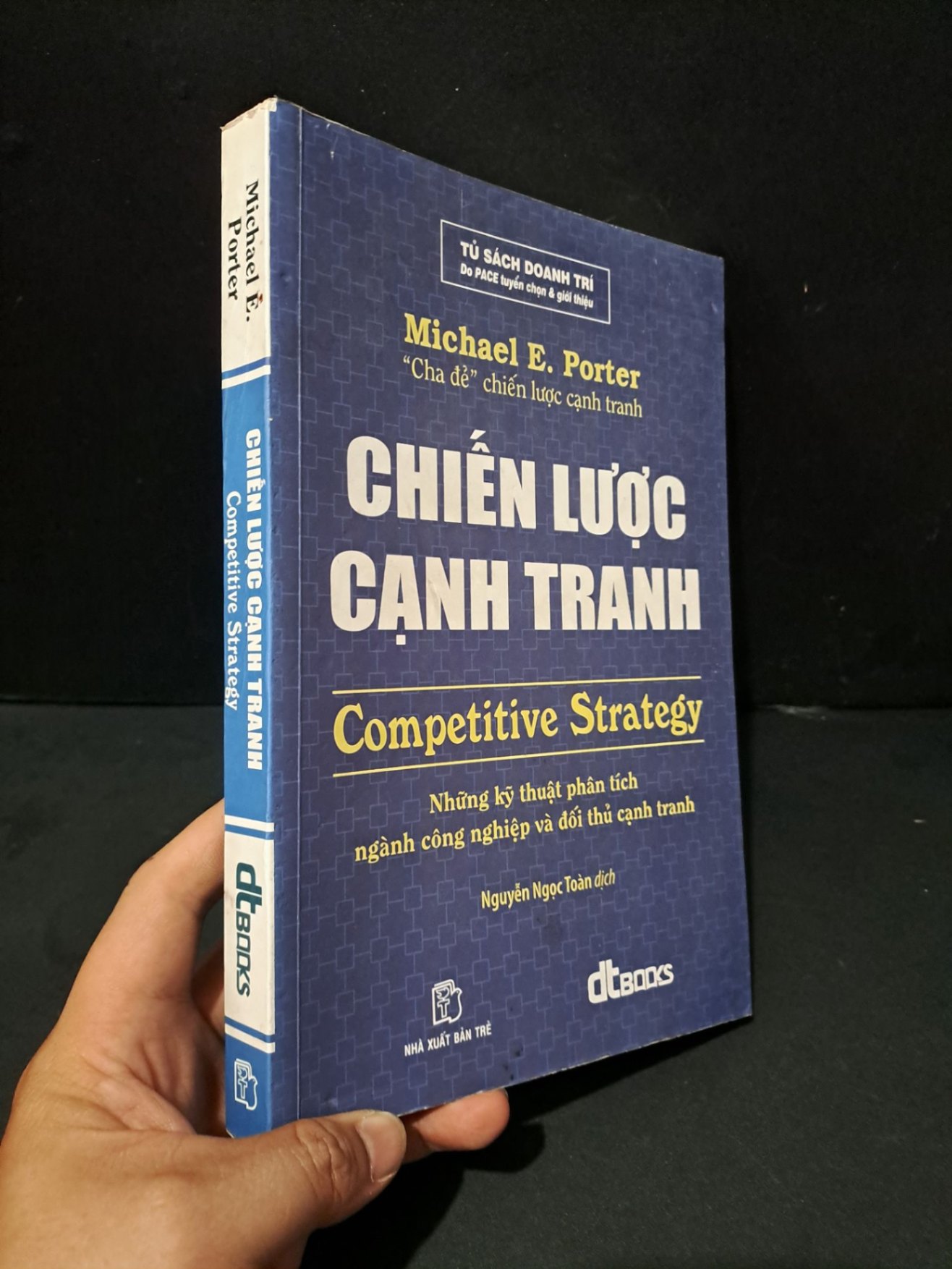 Chiến lược cạnh tranh mới 80% bẩn bìa, ố nhẹ, bị ẩm, tróc gáy 2016 Michael E.Porter HCM1604 KINH TẾ - TÀI CHÍNH - CHỨNG KHOÁN