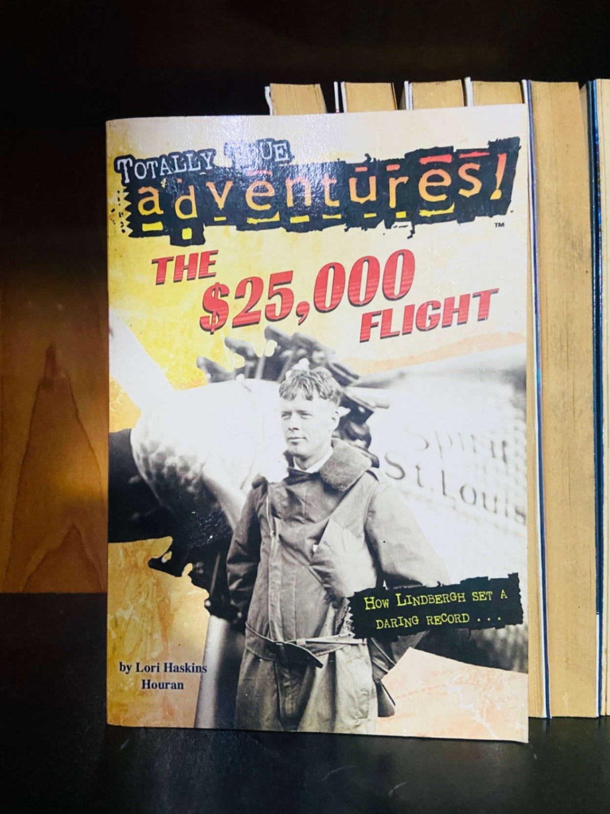 The 25,000 Flight ENGLISH BOOKS VAVO0810