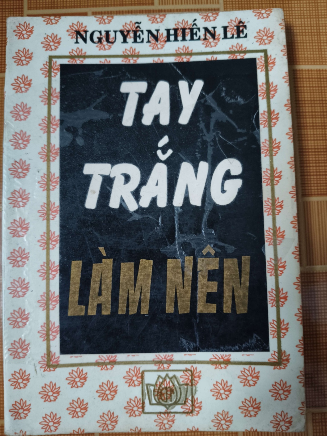Tay trắng làm nên - 1995 - 279 trang (rách trang mục lục) - KỸ NĂNG - SLSCTPHUNGHUNGSLSCTANTQ3112-135
