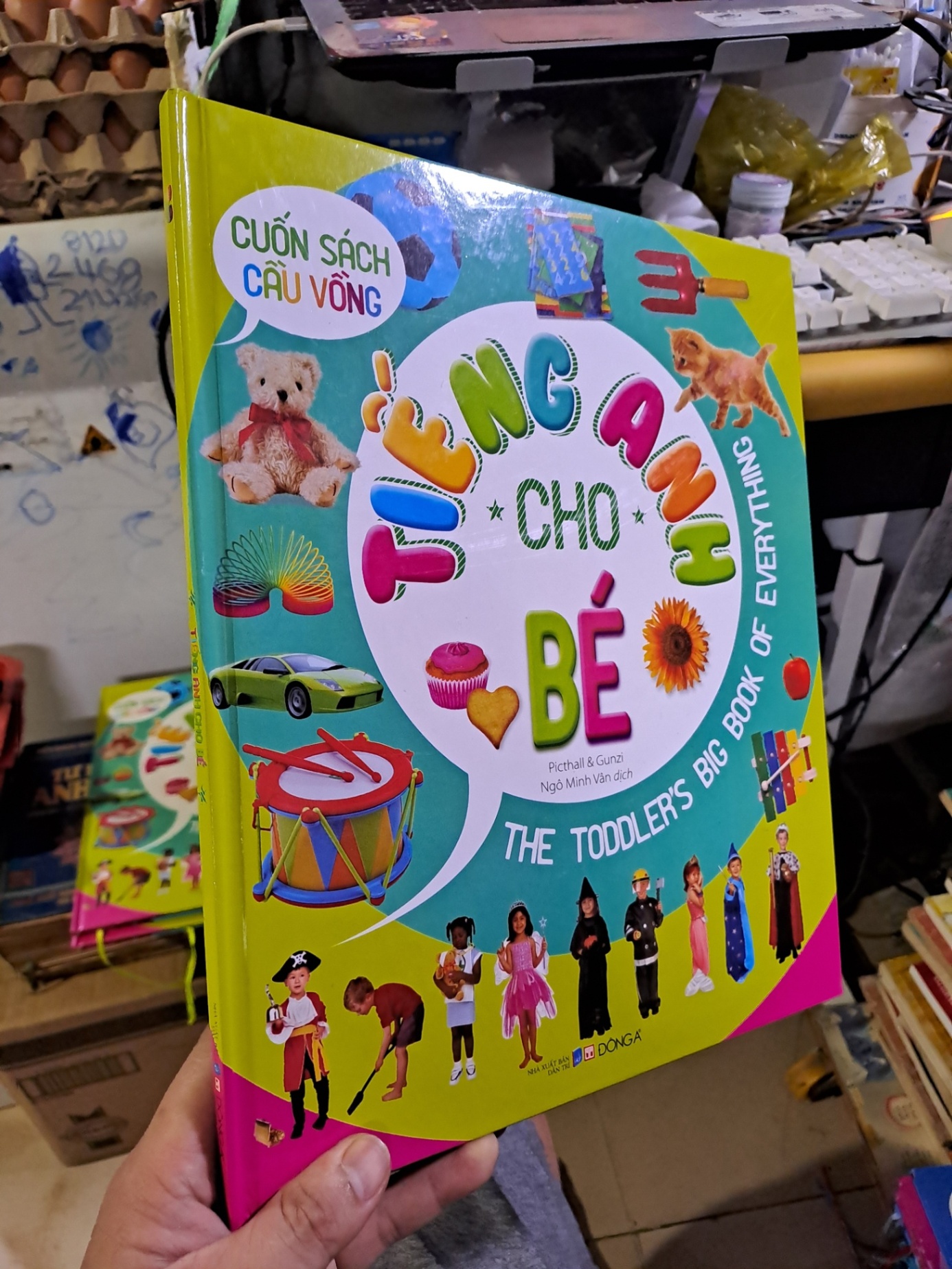 Tiếng anh cho bé cuốn sách cầu vòng mới 90% sách màu MẸ VÀ BÉ HCM1709