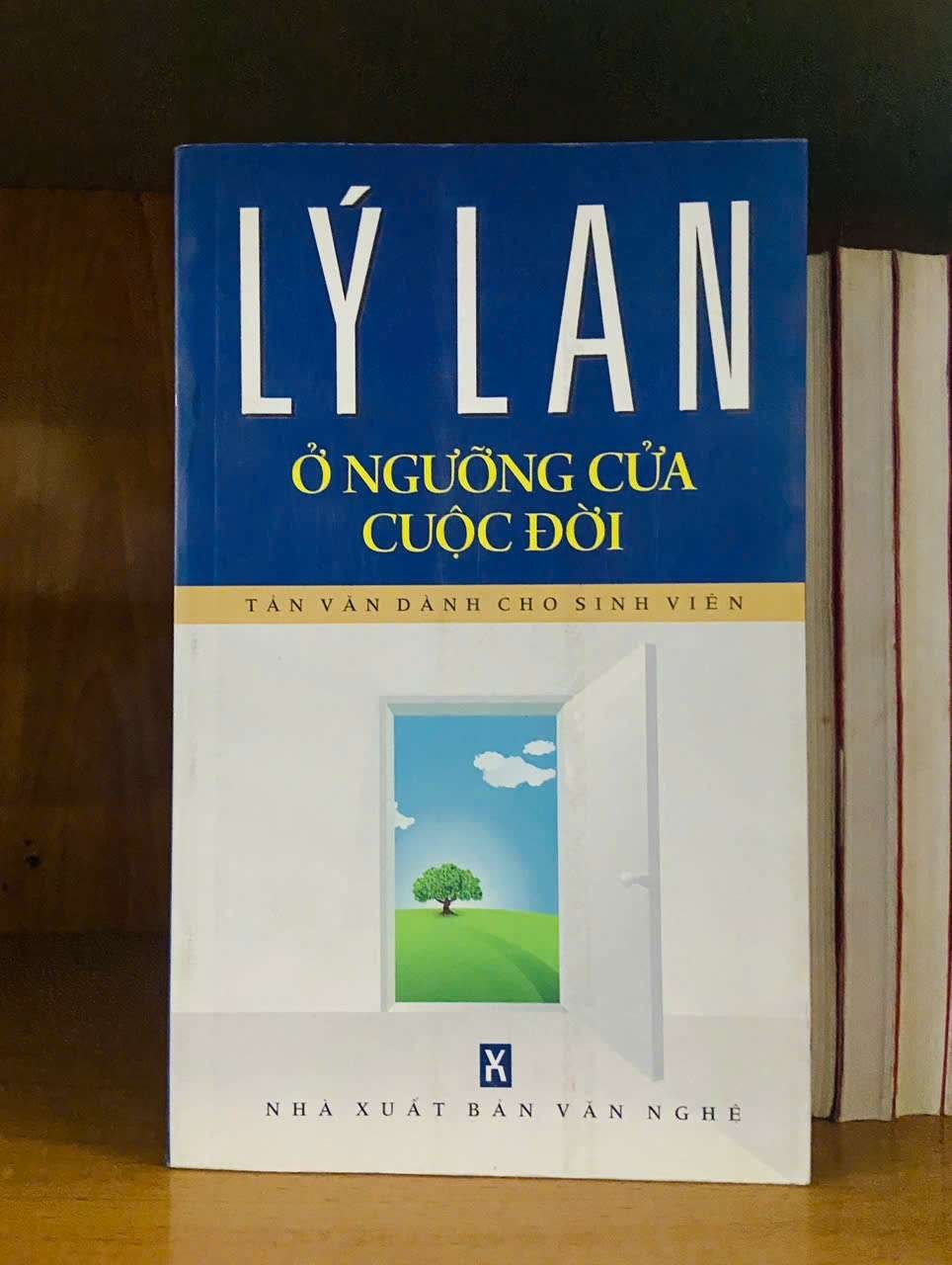 Ở ngưỡng cửa cuộc đời - Lý Lan VĂN HỌC VAVO0810