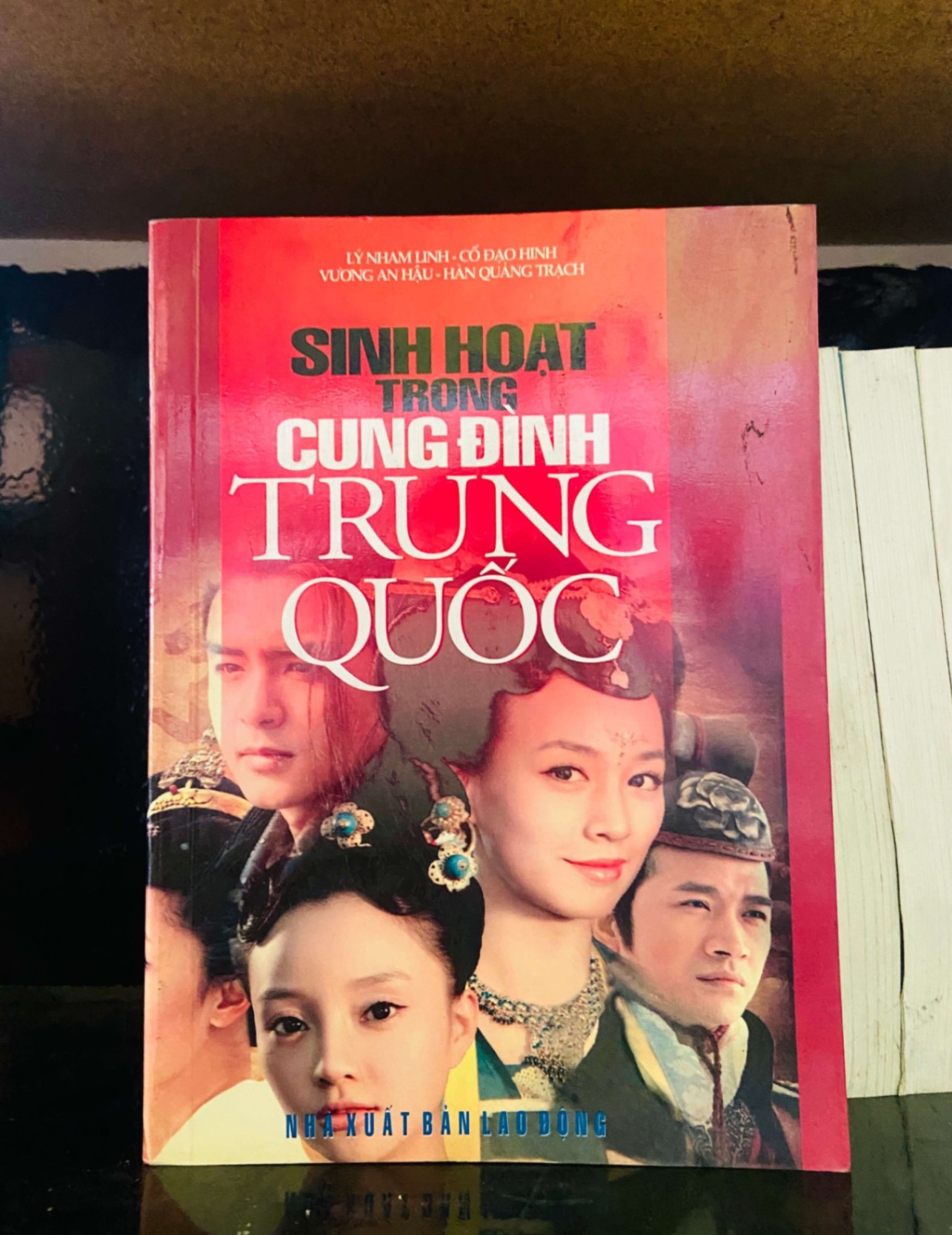 Sinh hoạt trong cung đình Trung Quốc LỊCH SỬ - CHÍNH TRỊ - TRIẾT HỌC VAVO0810