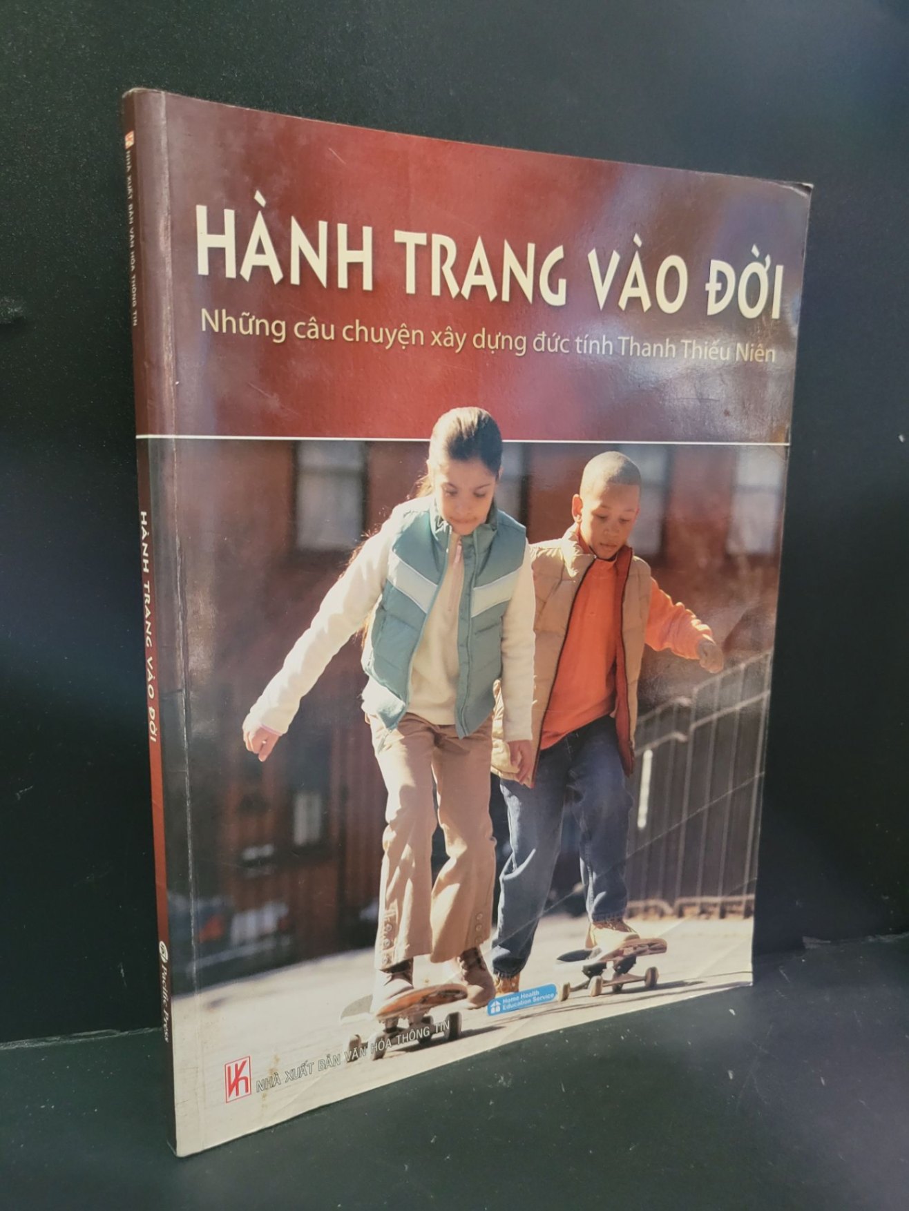 Hành trang vào đời mới 90% bẩn nhẹ 2013 Nguyễn Thanh Thúy Ái HCM3004 VĂN HỌC (NSX)