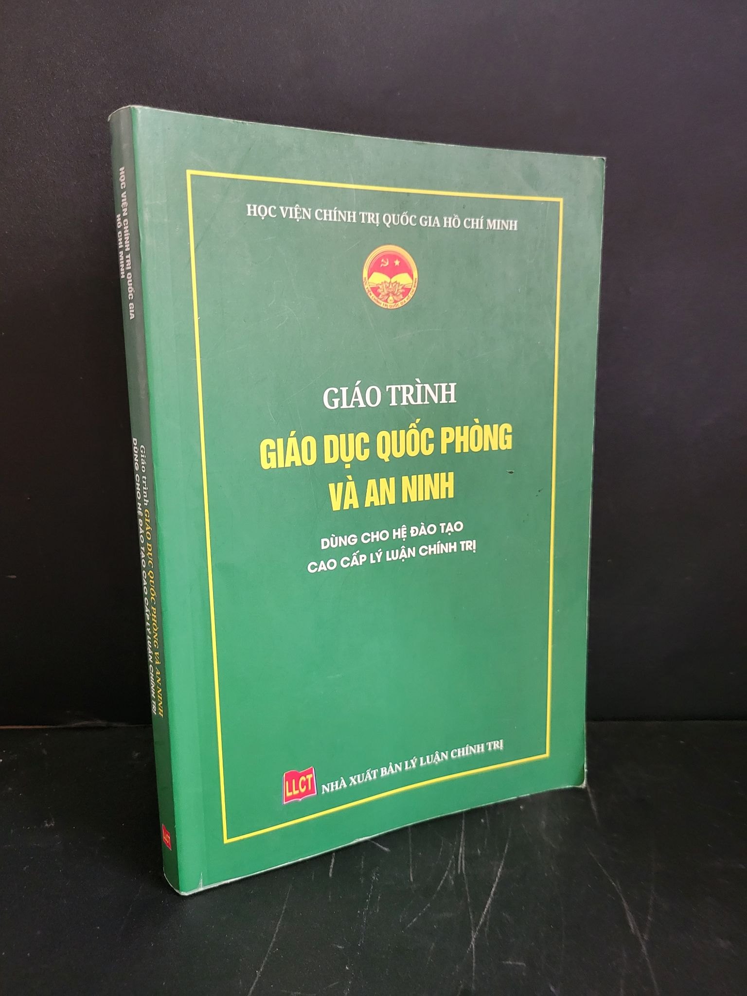 Giáo trình giáo dục quốc phòng và an ninh dùng cho hệ đào tạo cao cấp lý luận chính trị mới 80% highlight, bẩn nhẹ, có chữ viết, gạch chân 2021 Học viện chính trị quốc gia Hồ Chí Minh HCM3004 GIÁO TRÌNH, CHUYÊN MÔN (NSX)