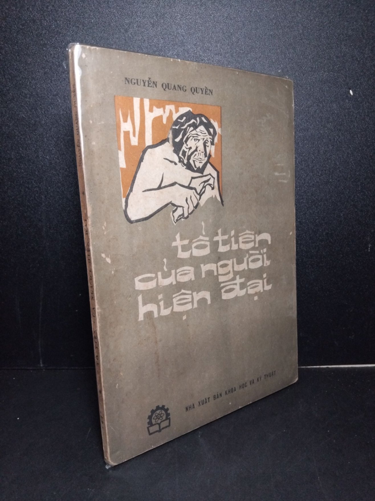 Tổ tiên của người hiện đại mới 70% bẩn bìa, ố vàng, tróc gáy nhẹ 1977 Nguyễn Quang Quyền HCM2603 LỊCH SỬ - CHÍNH TRỊ - TRIẾT HỌC (NSX)