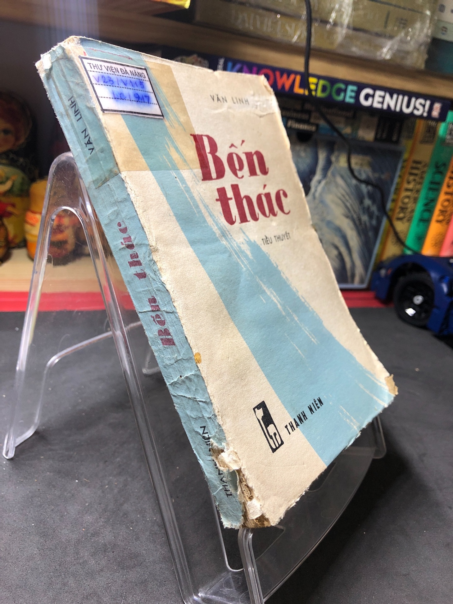 Bến thác mới 50% ố nặng có dấu mộc và viết nhẹ trang đầu 1987 Văn Linh HPB0906 SÁCH VĂN HỌC (NSX)