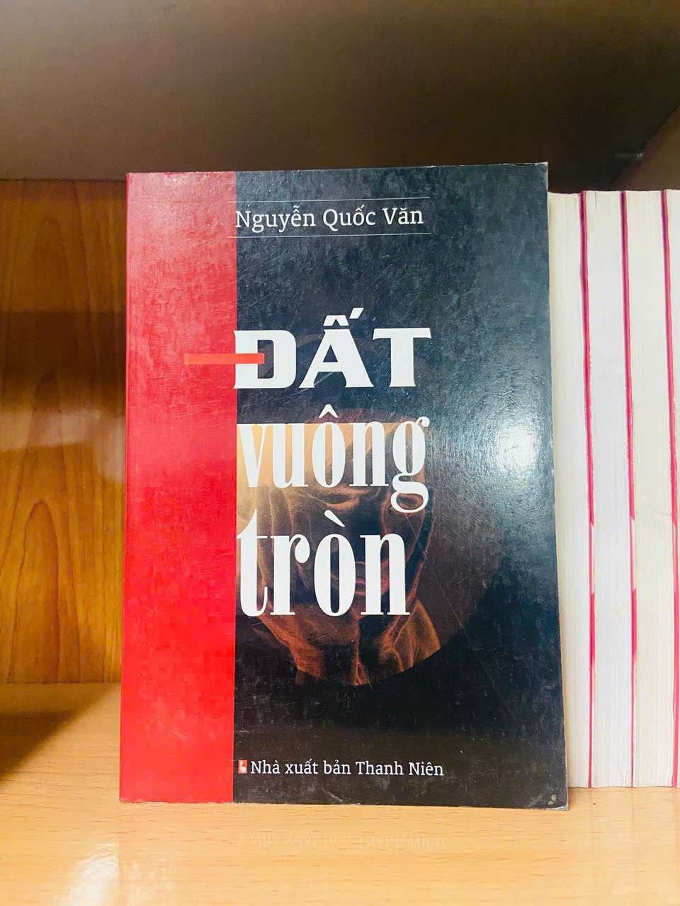 Đất vuông tròn - Nguyễn Quốc Văn VĂN HỌC VAVO0810