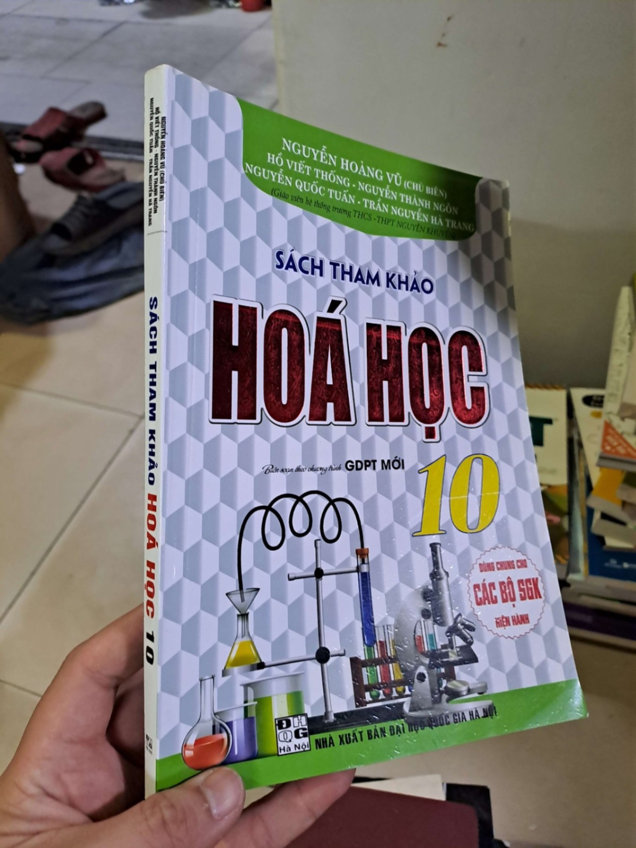 Sách tham khảo hóa học lớp 10 2022 GIÁO KHOA HCM2908