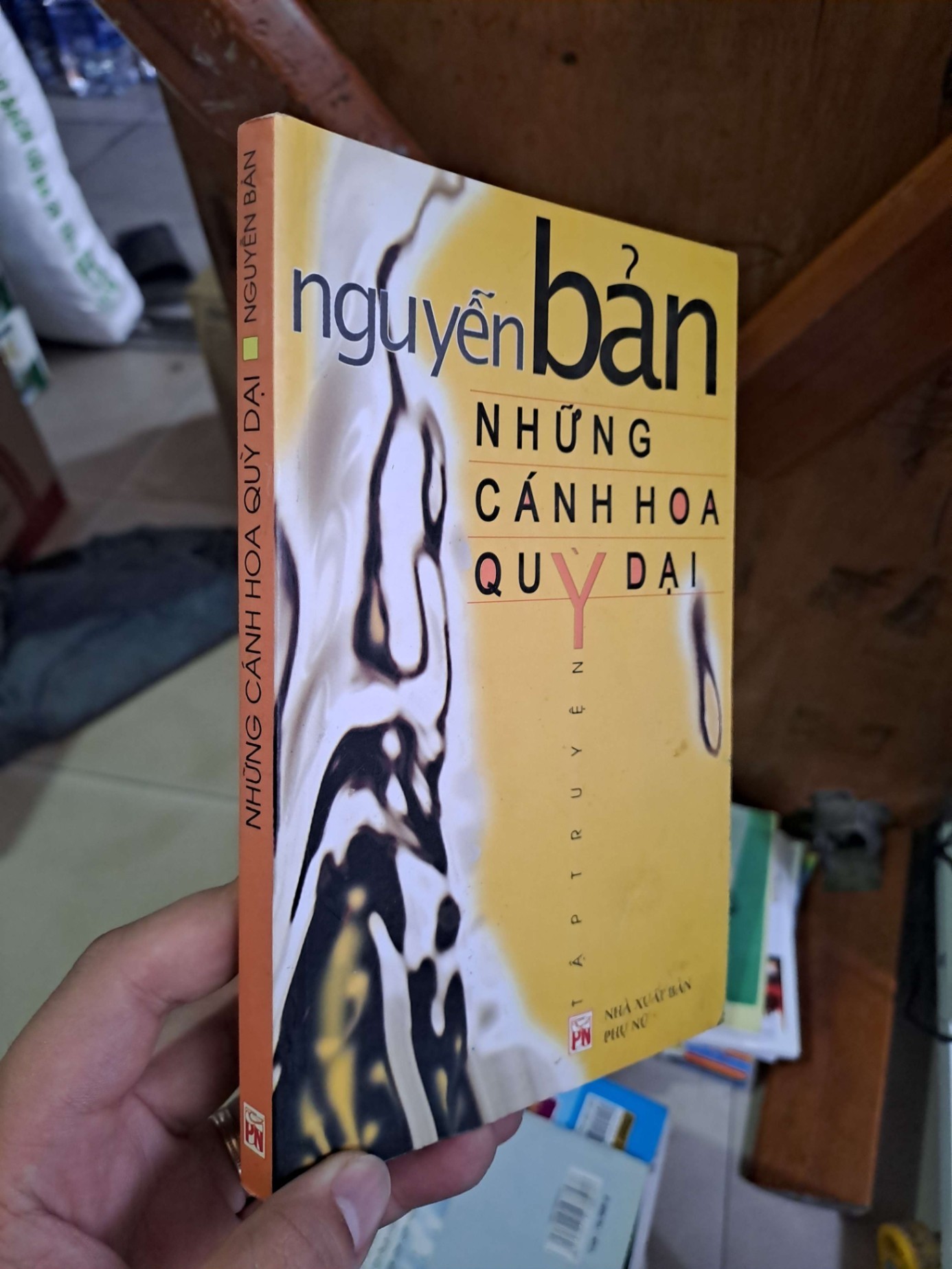 Những Cánh Hoa Quỳ Dại - Nguyễn Bản VĂN HỌC HCM1008 (NSX)