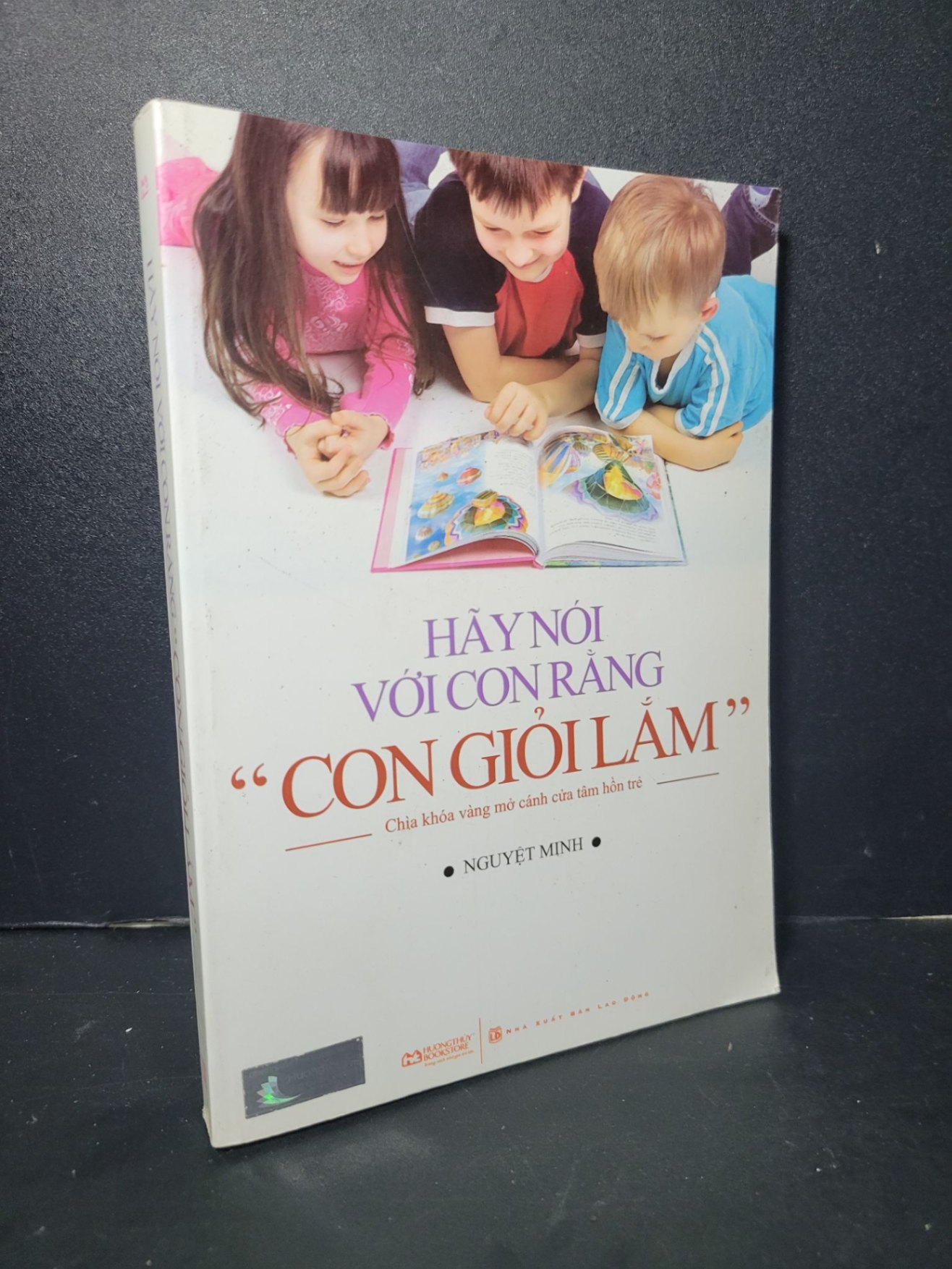 Hãy nói với con rằng